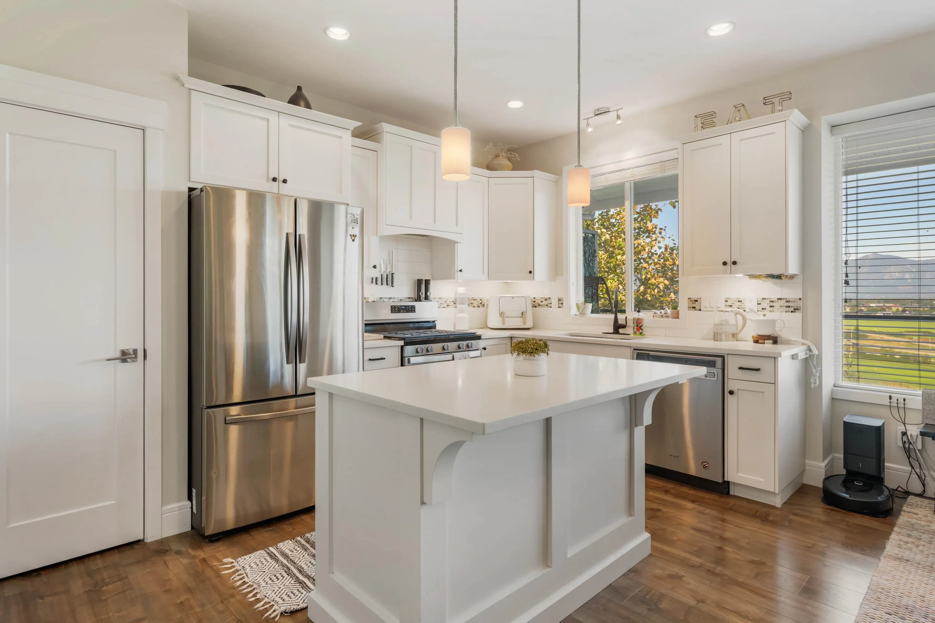 10 50634 Ledgestone Place