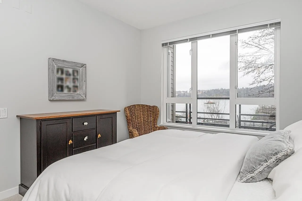 3873 Cates Landing Way