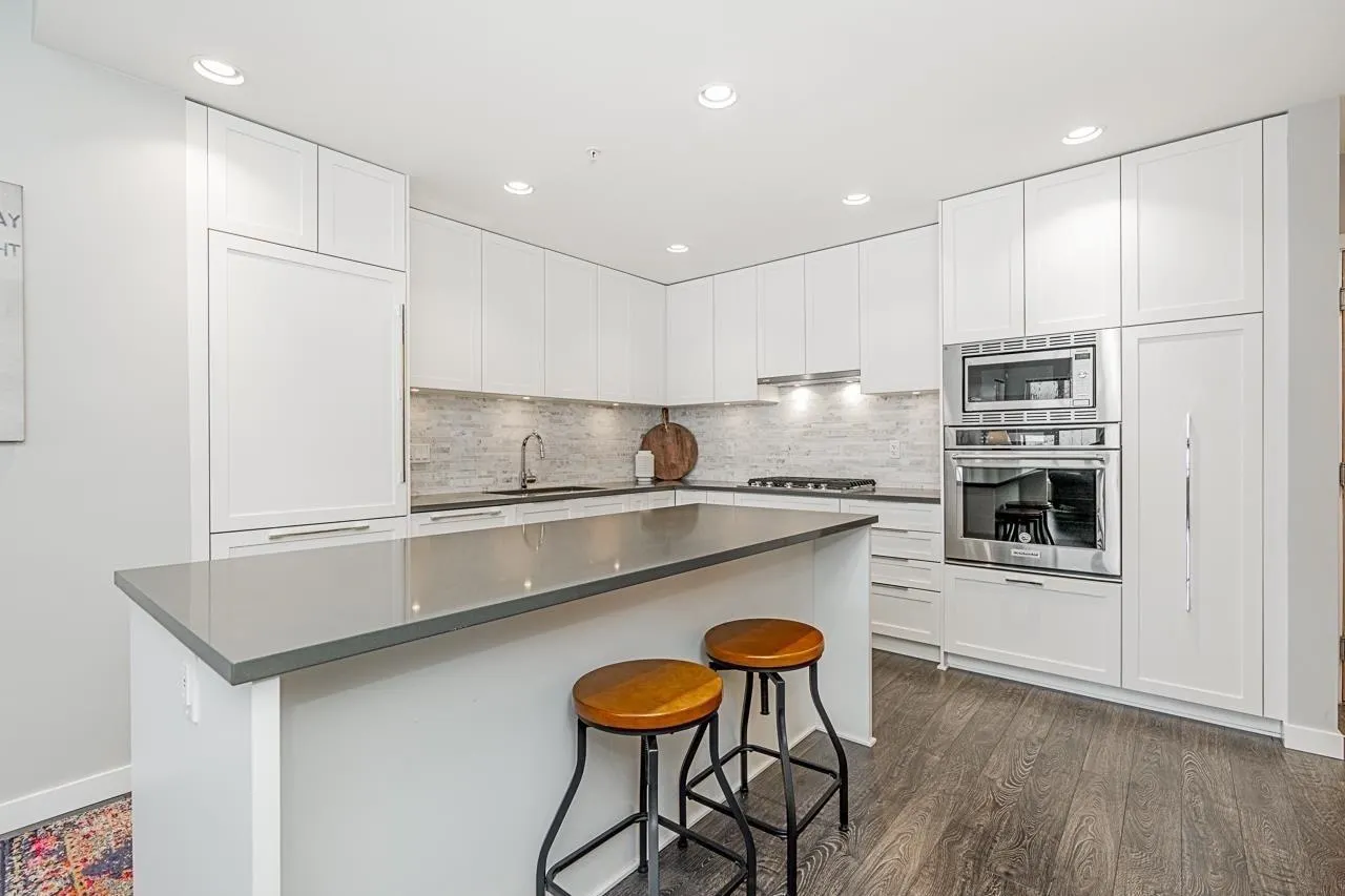 3873 Cates Landing Way