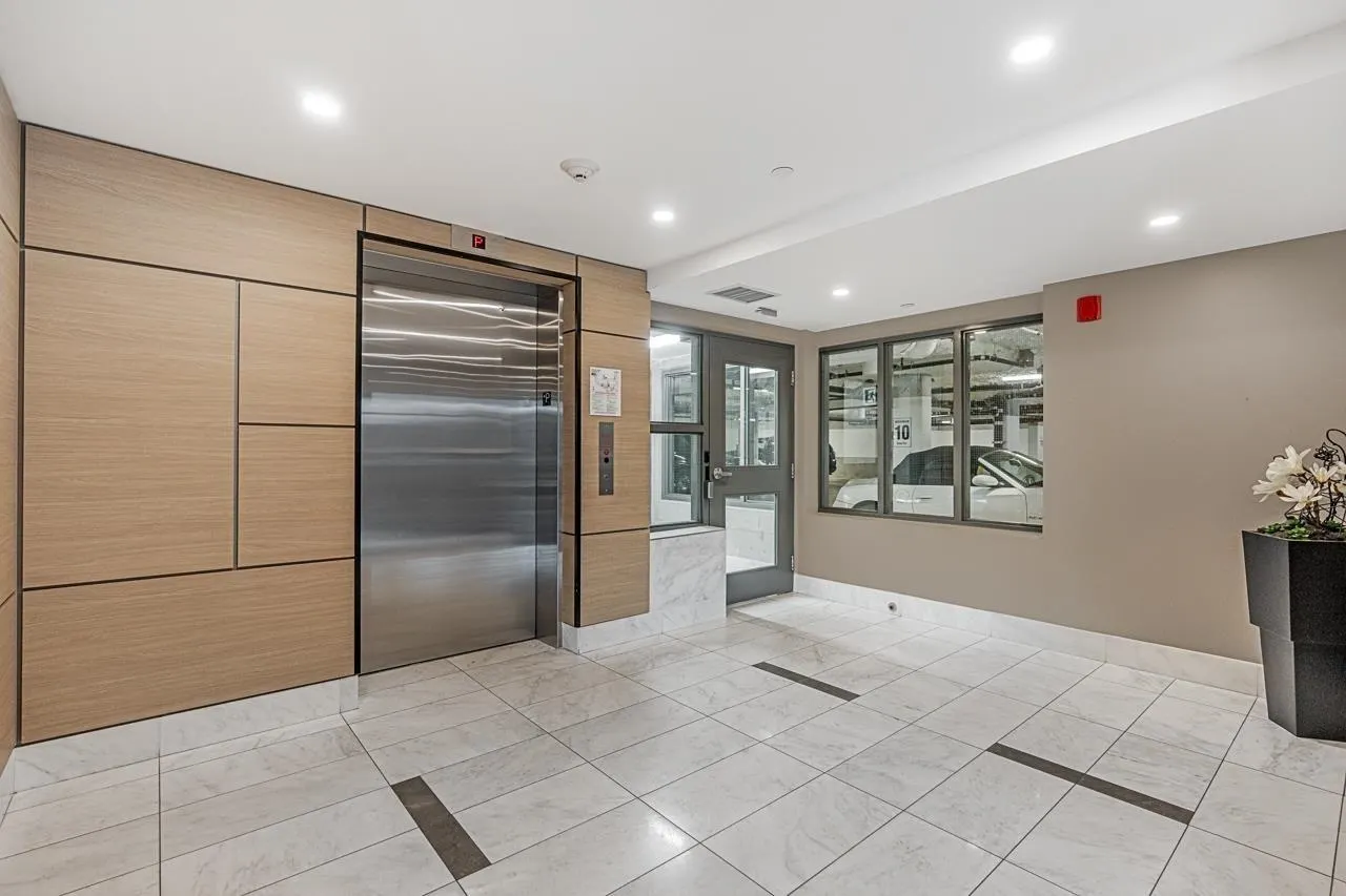 3873 Cates Landing Way