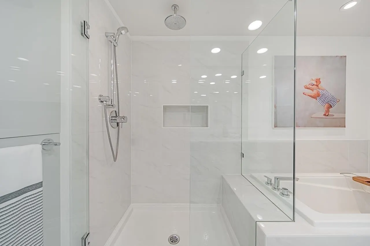 3873 Cates Landing Way