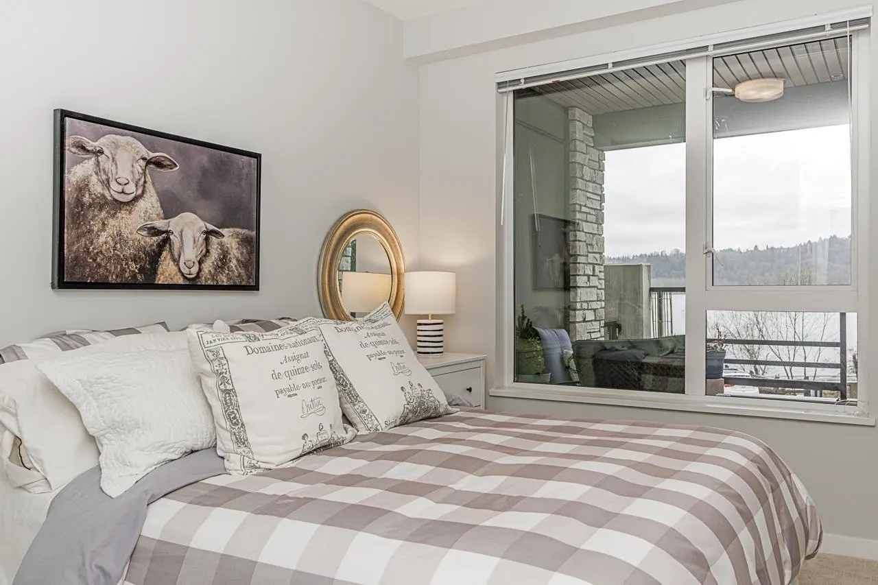 3873 Cates Landing Way