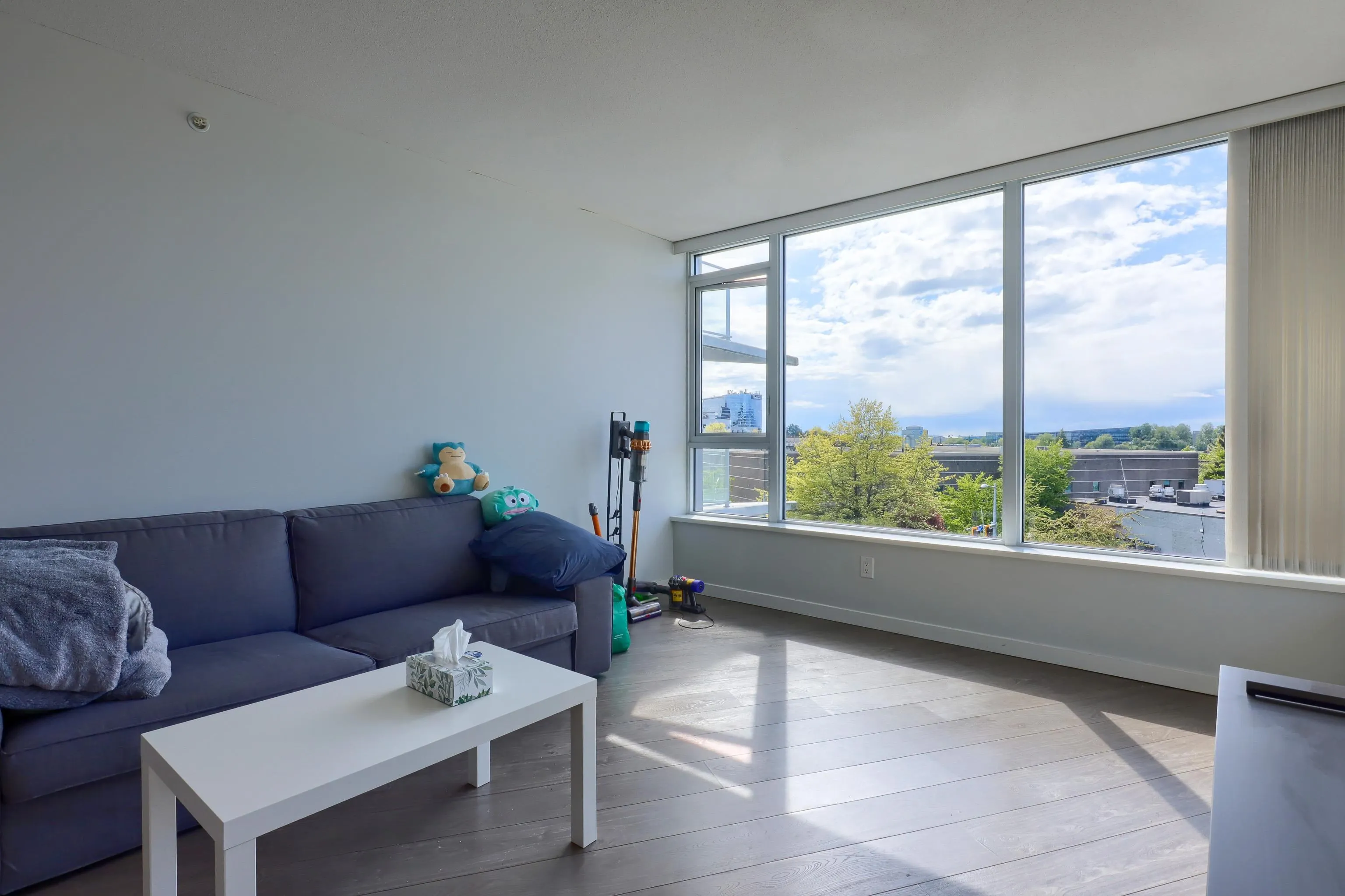 617 8333 Sweet Avenue