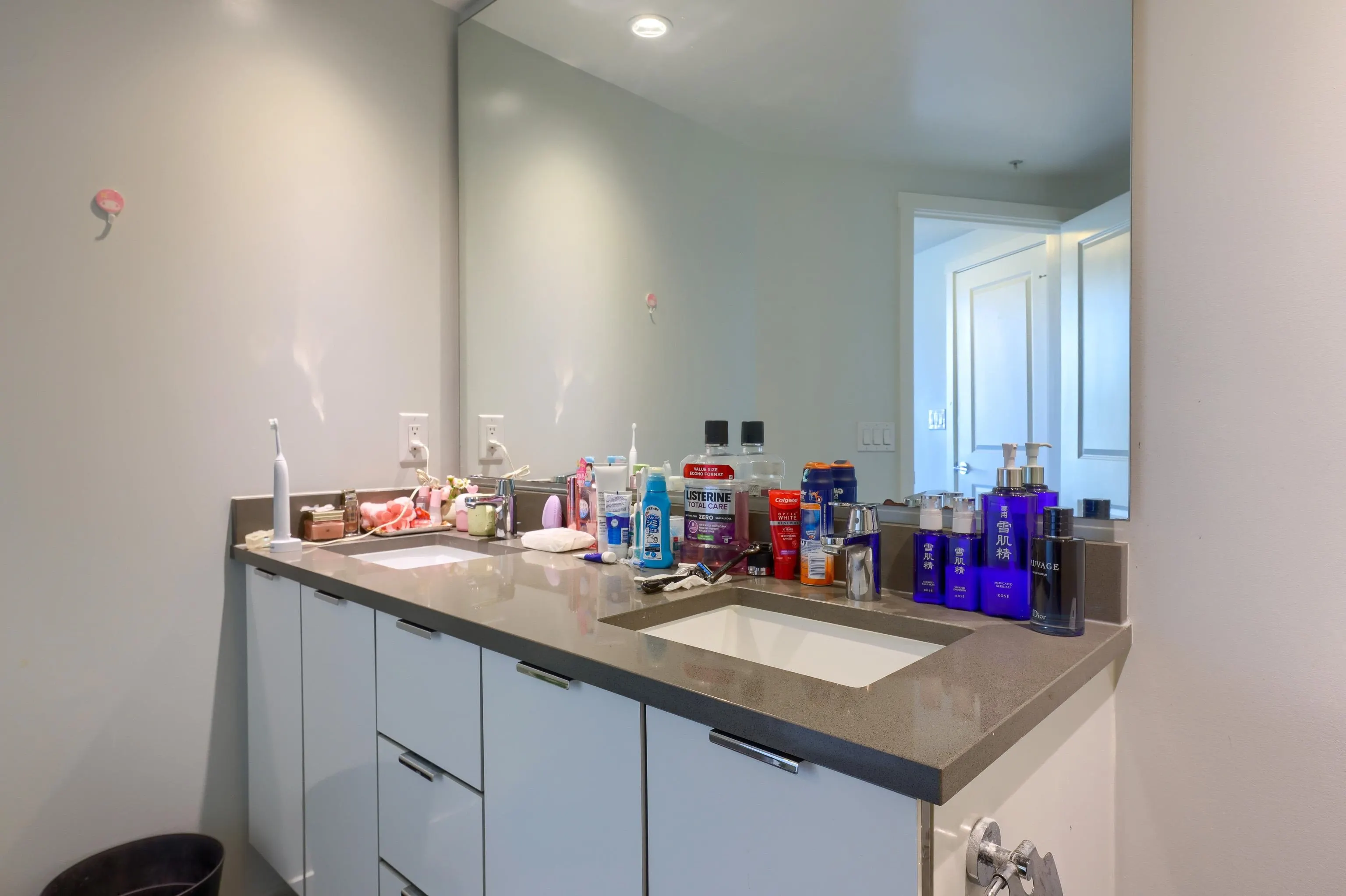 617 8333 Sweet Avenue