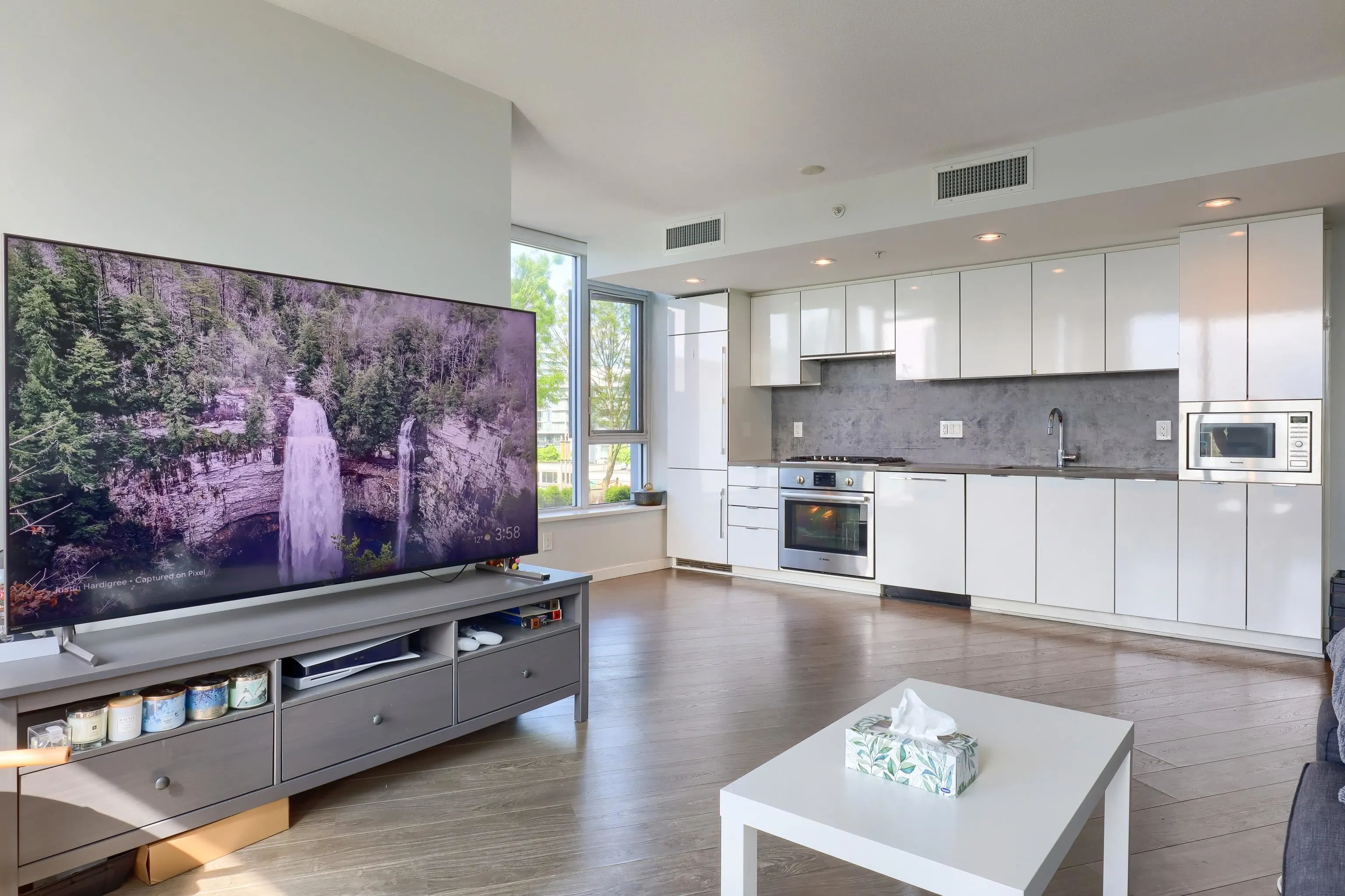 617 8333 Sweet Avenue