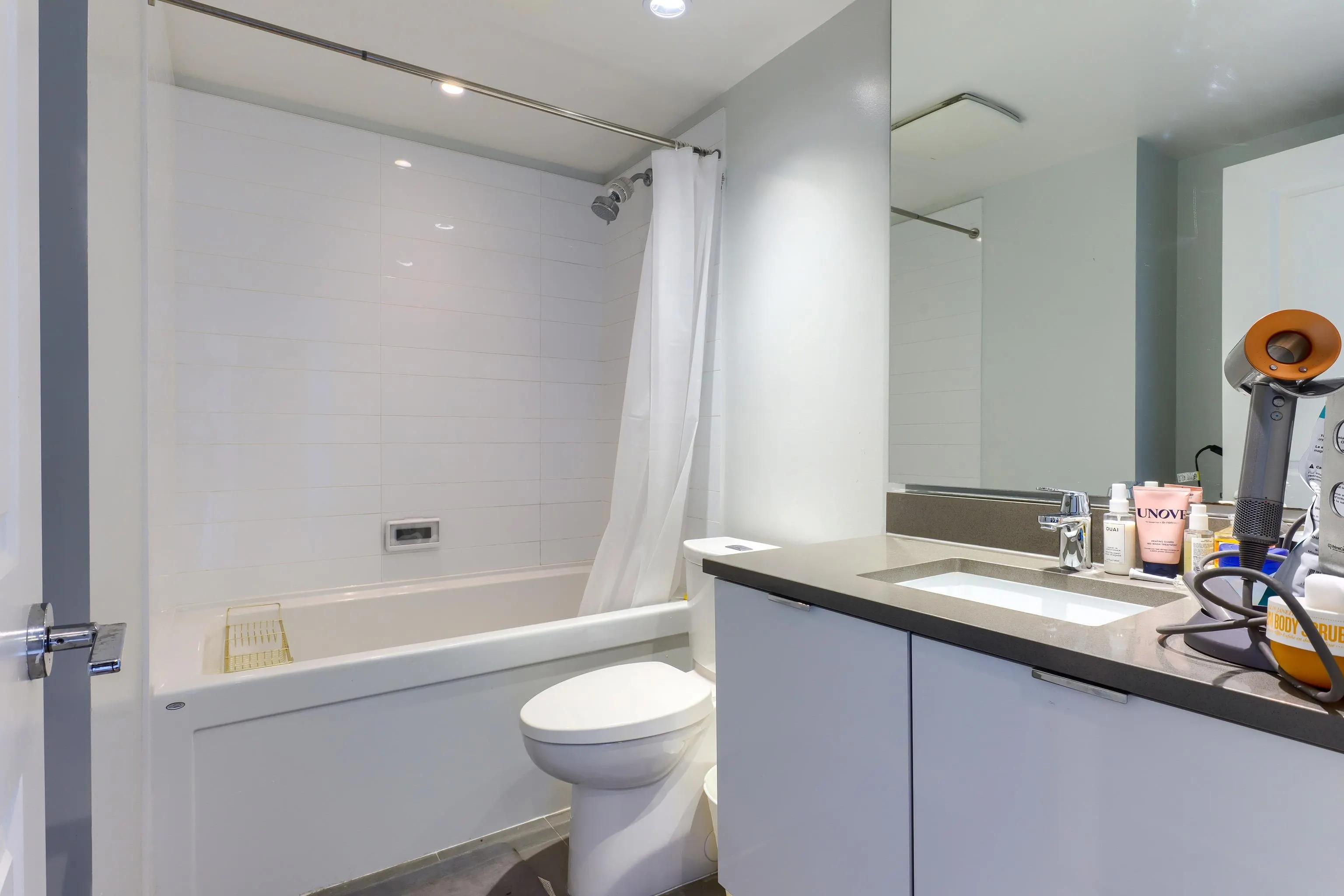 617 8333 Sweet Avenue