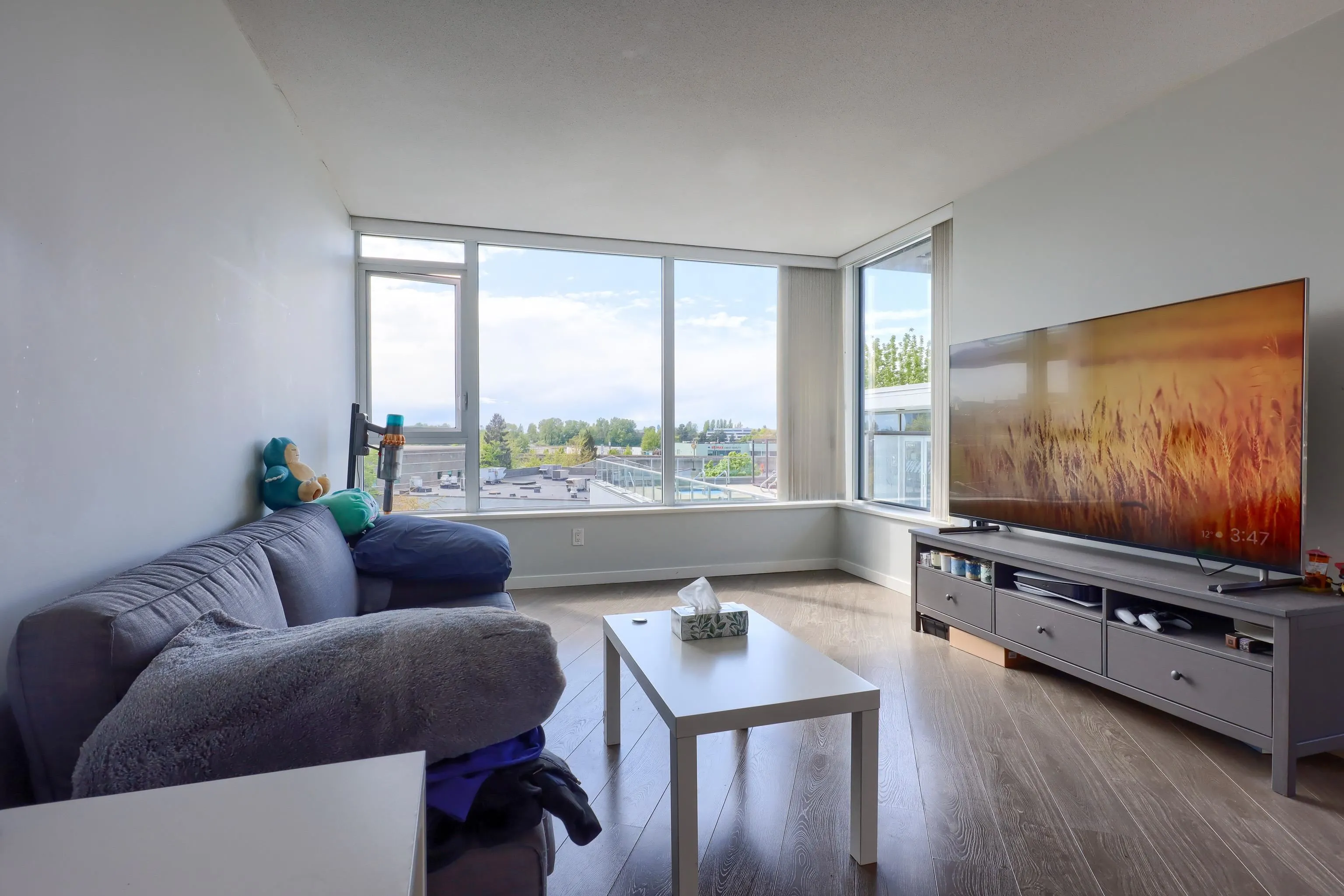 617 8333 Sweet Avenue