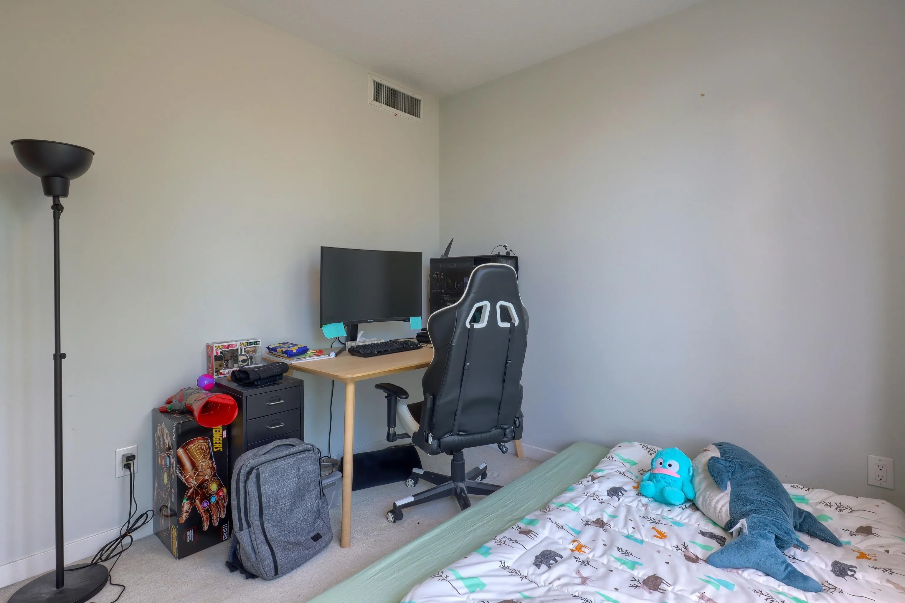 617 8333 Sweet Avenue