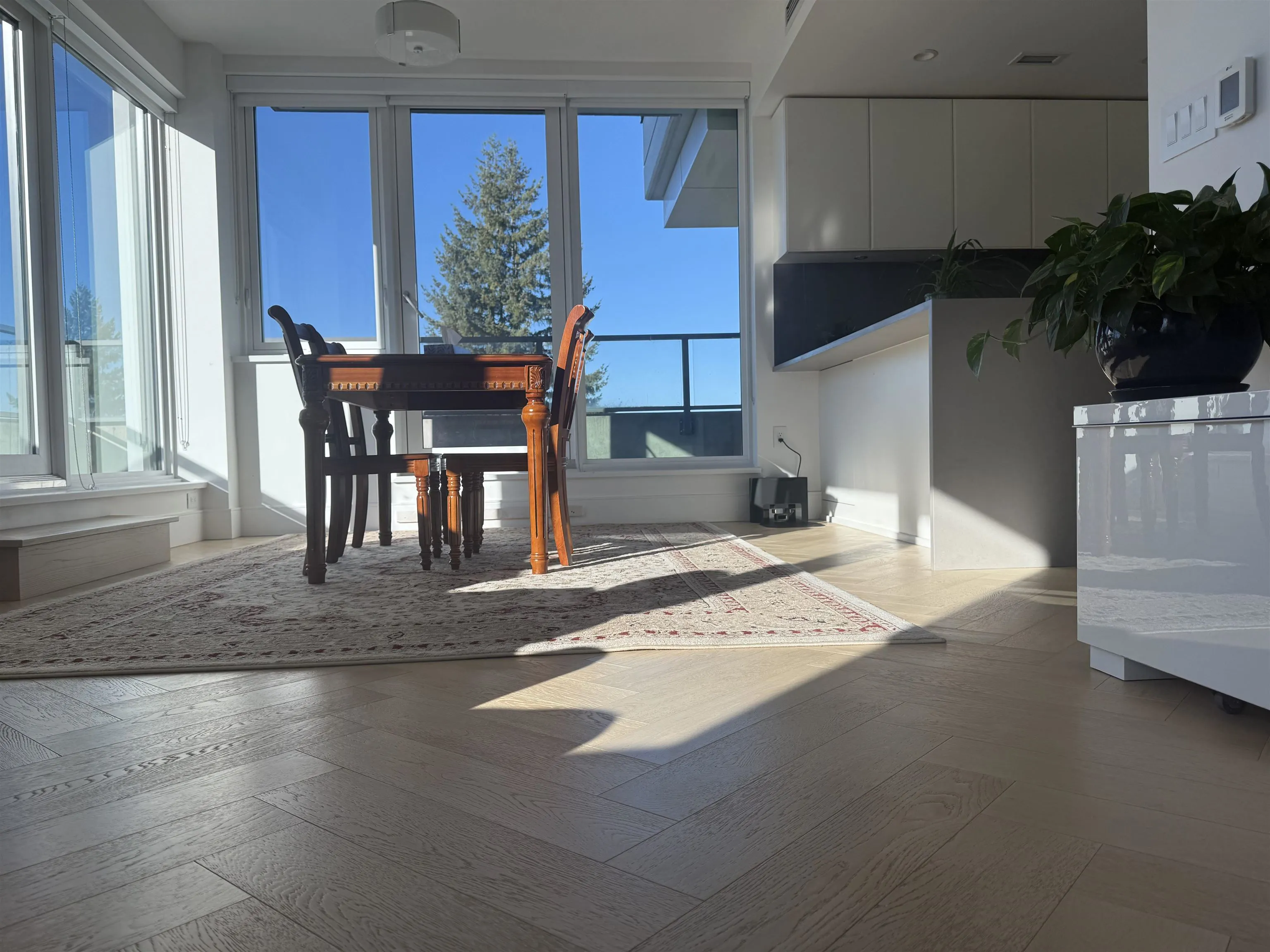 501 4685 Cambie Street