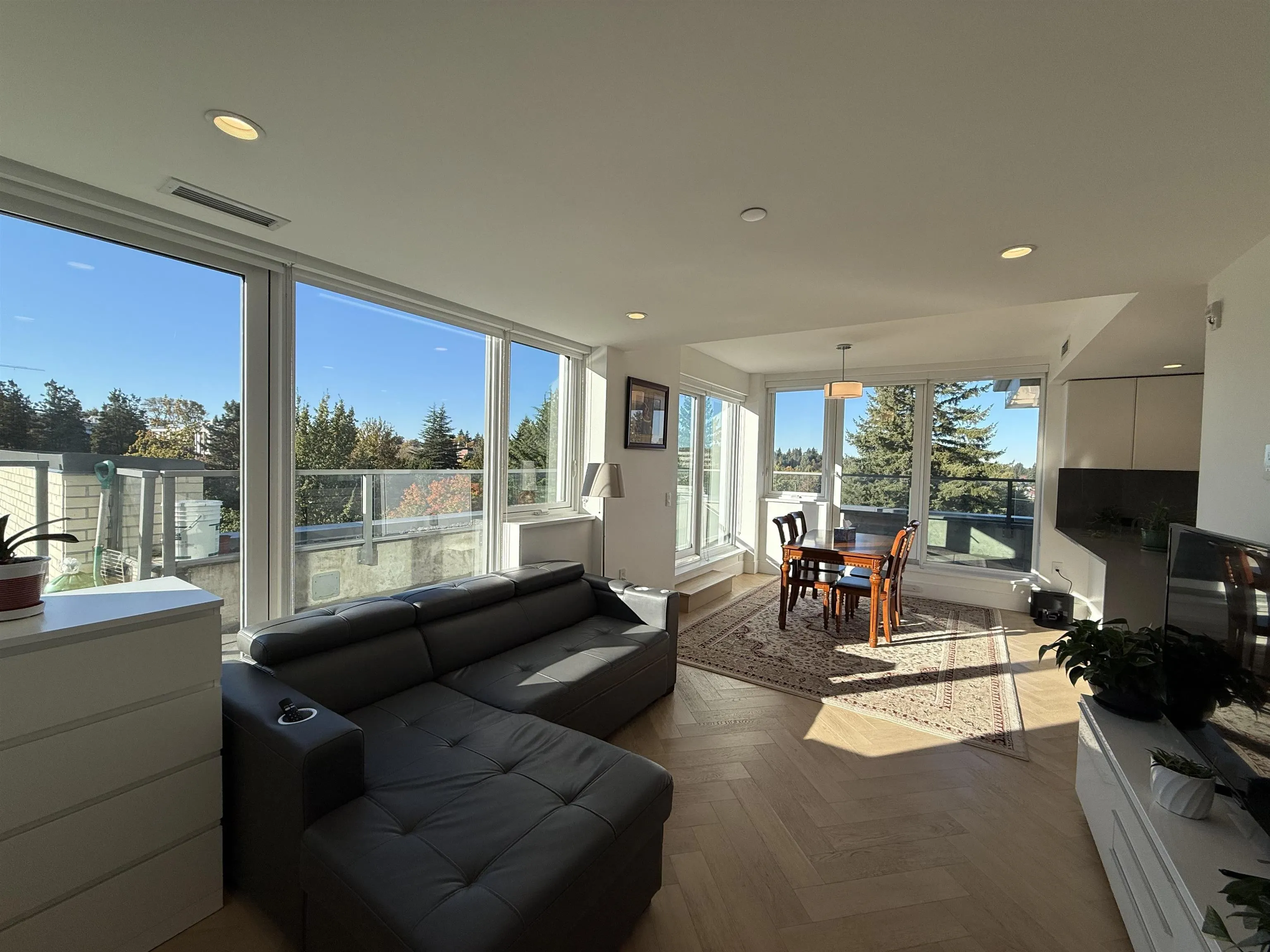 501 4685 Cambie Street