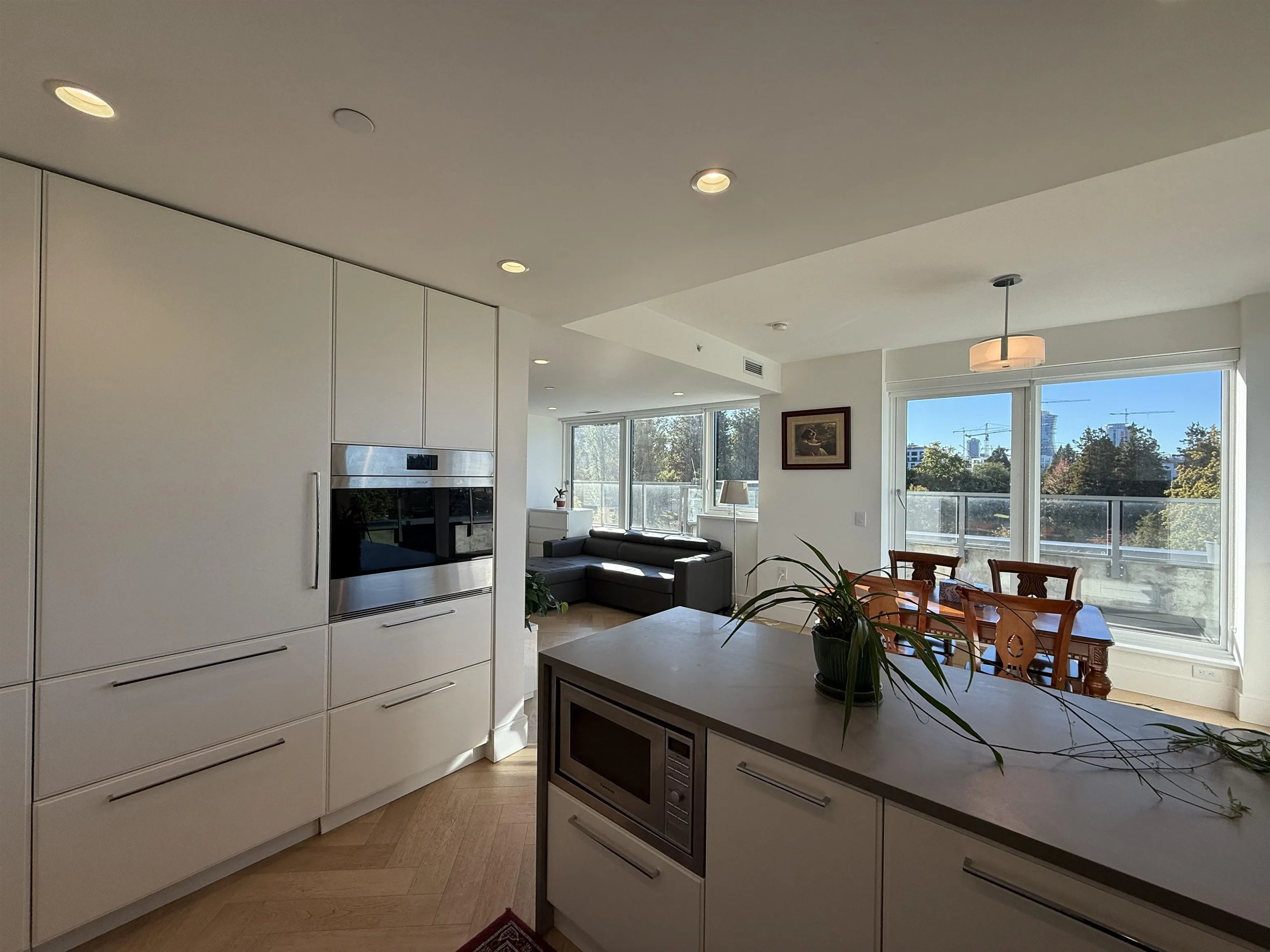 501 4685 Cambie Street