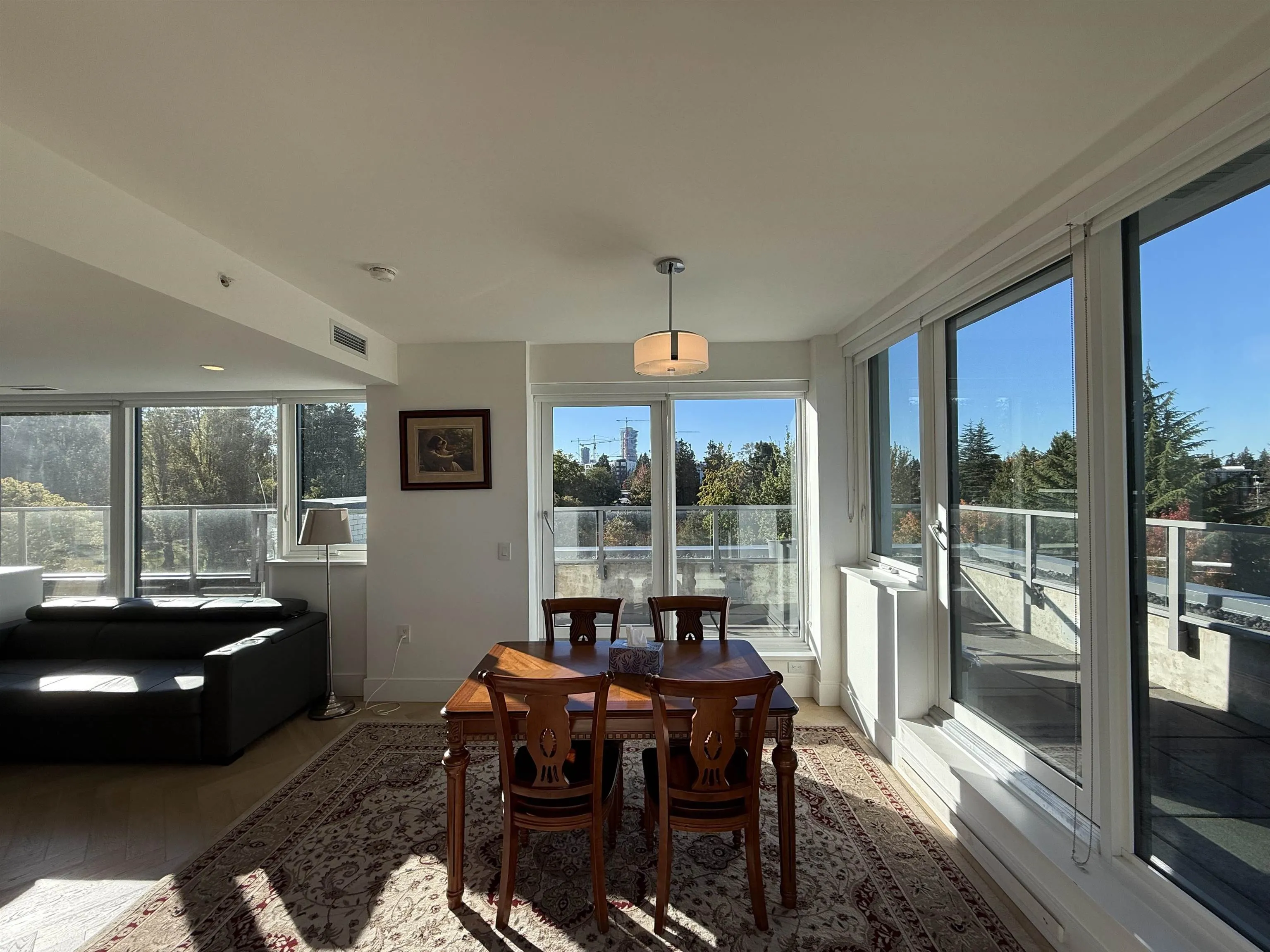 501 4685 Cambie Street