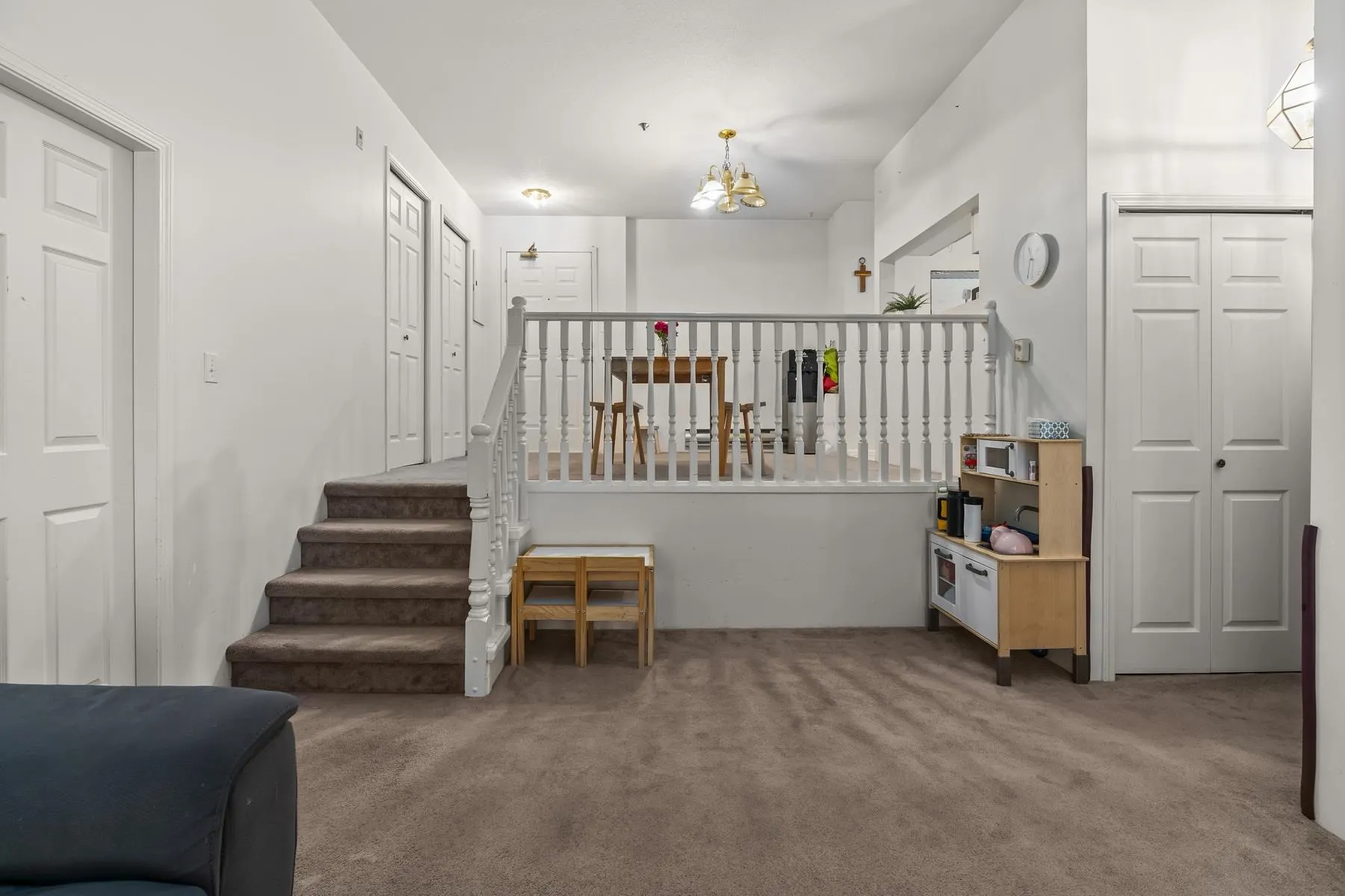 202 7011 Blundell Road