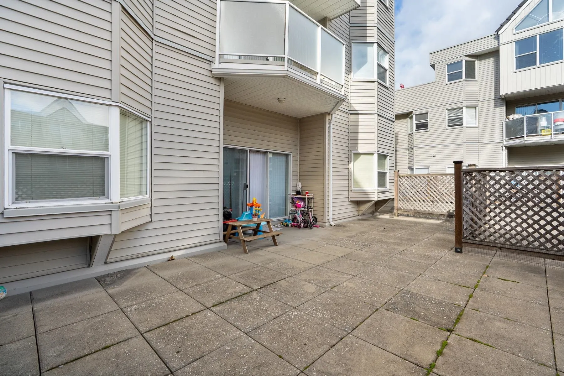 202 7011 Blundell Road