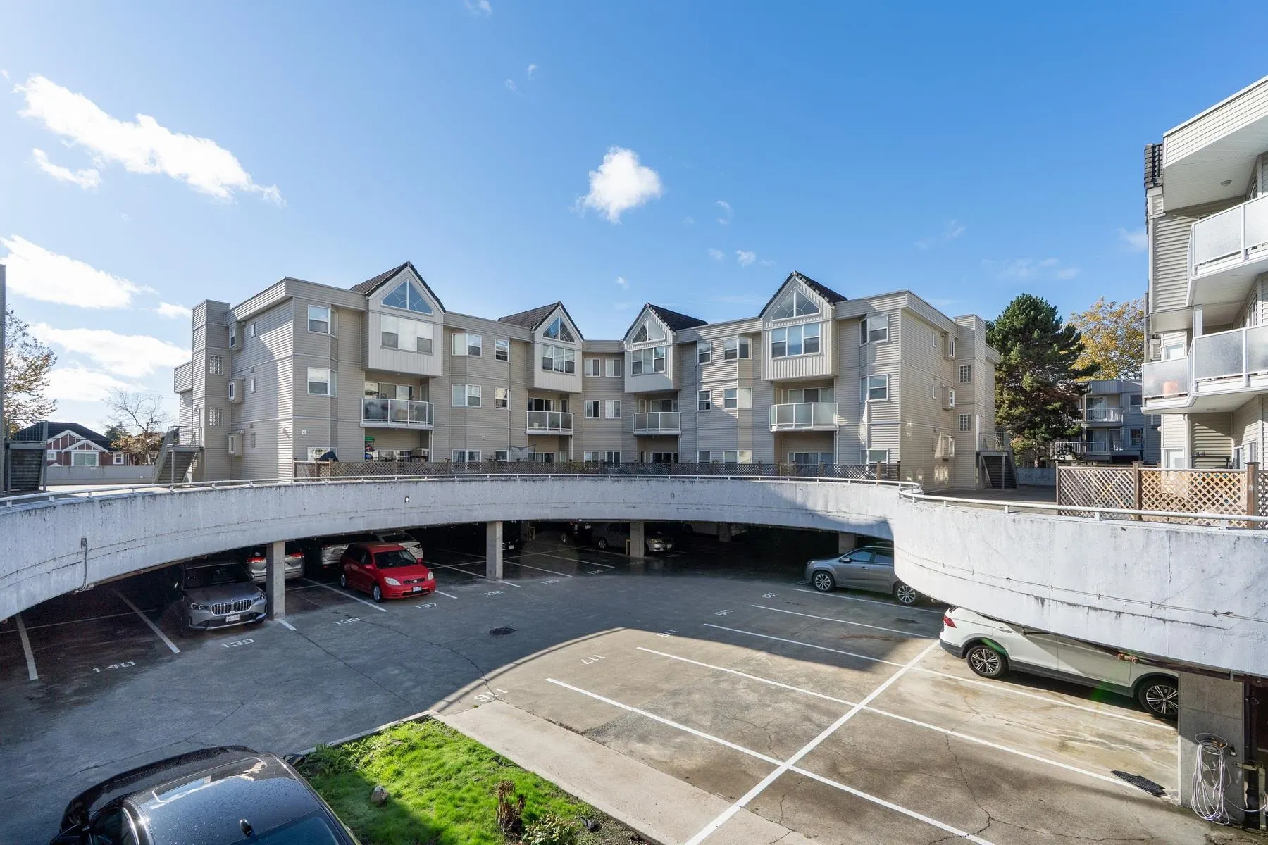 202 7011 Blundell Road