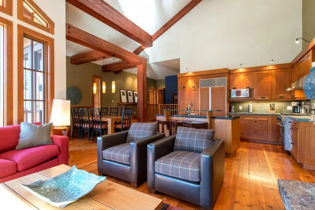 18 C 2300 Nordic Drive