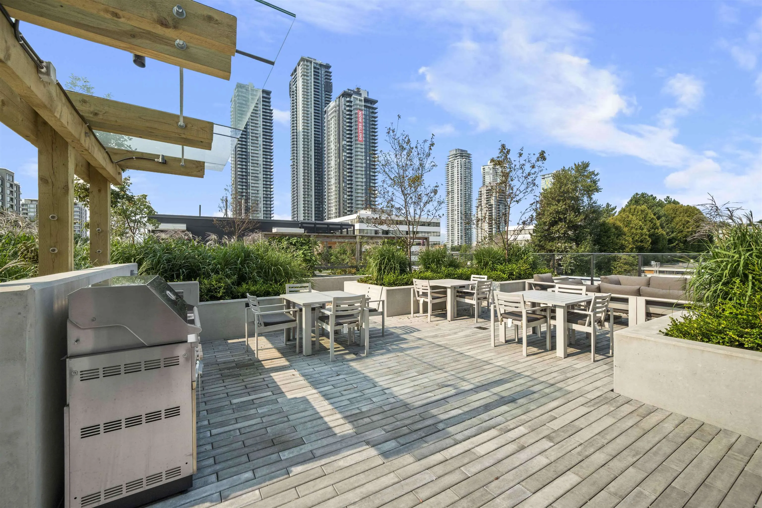 2609 2181 Madison Avenue