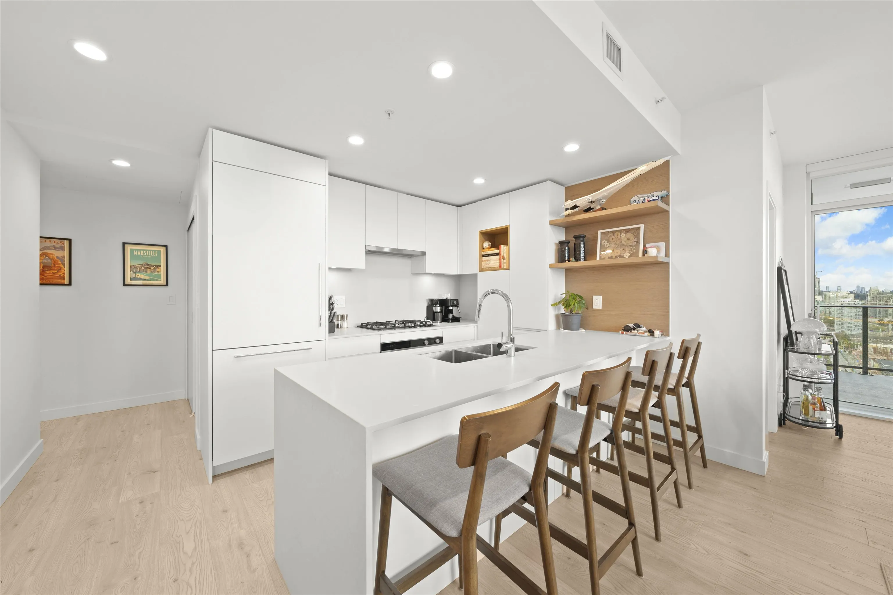 2609 2181 Madison Avenue