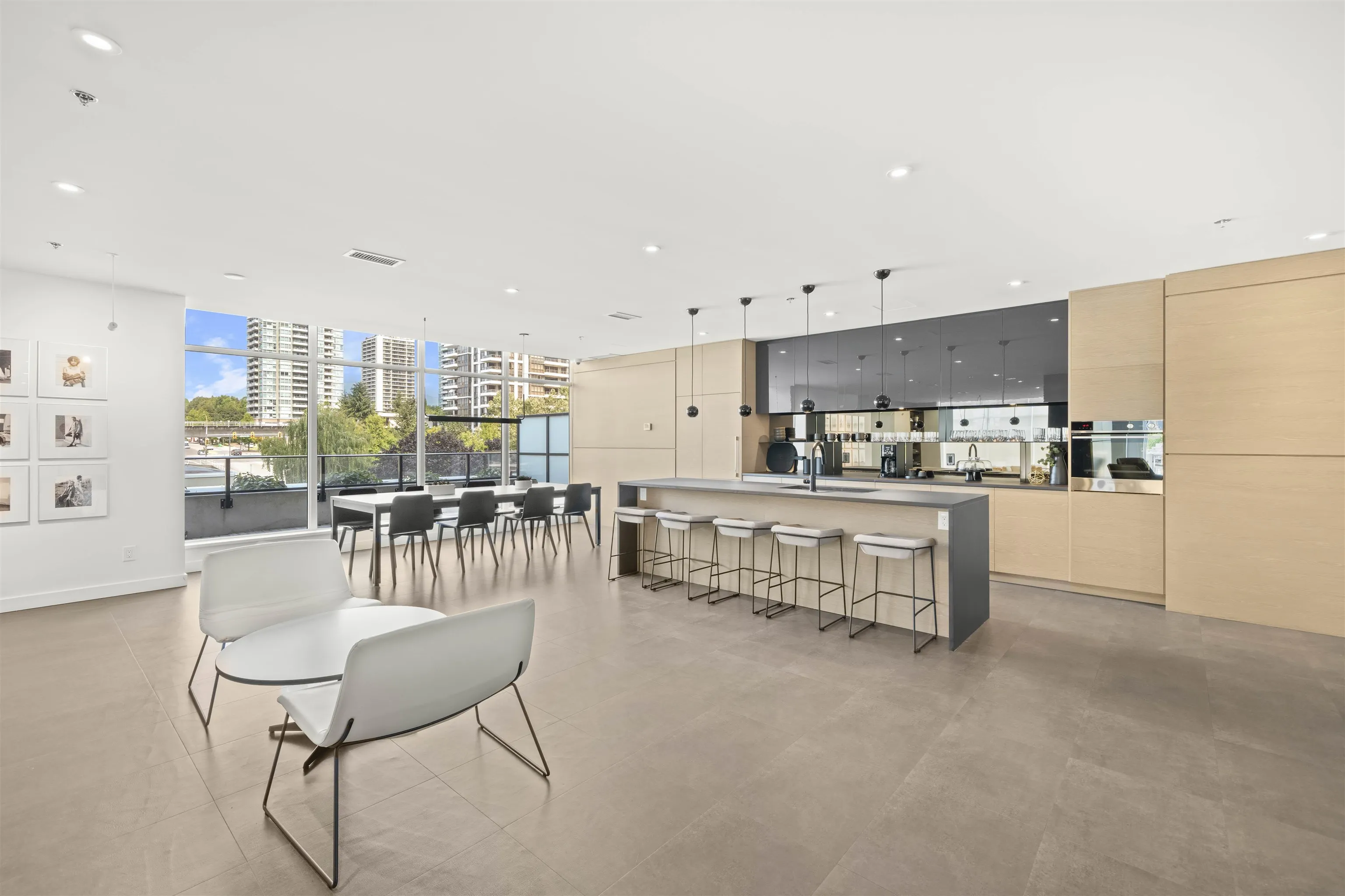 2609 2181 Madison Avenue