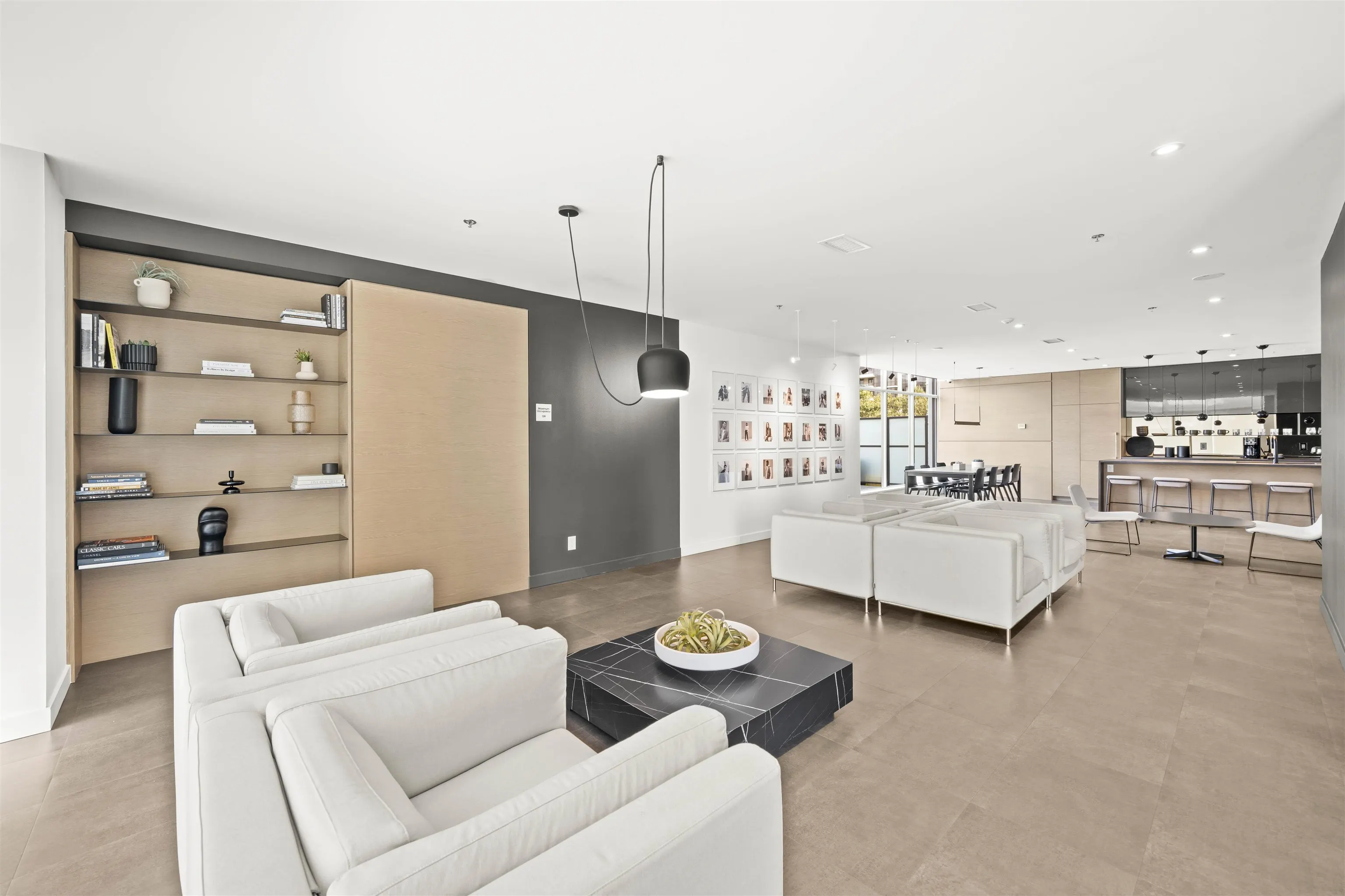 2609 2181 Madison Avenue