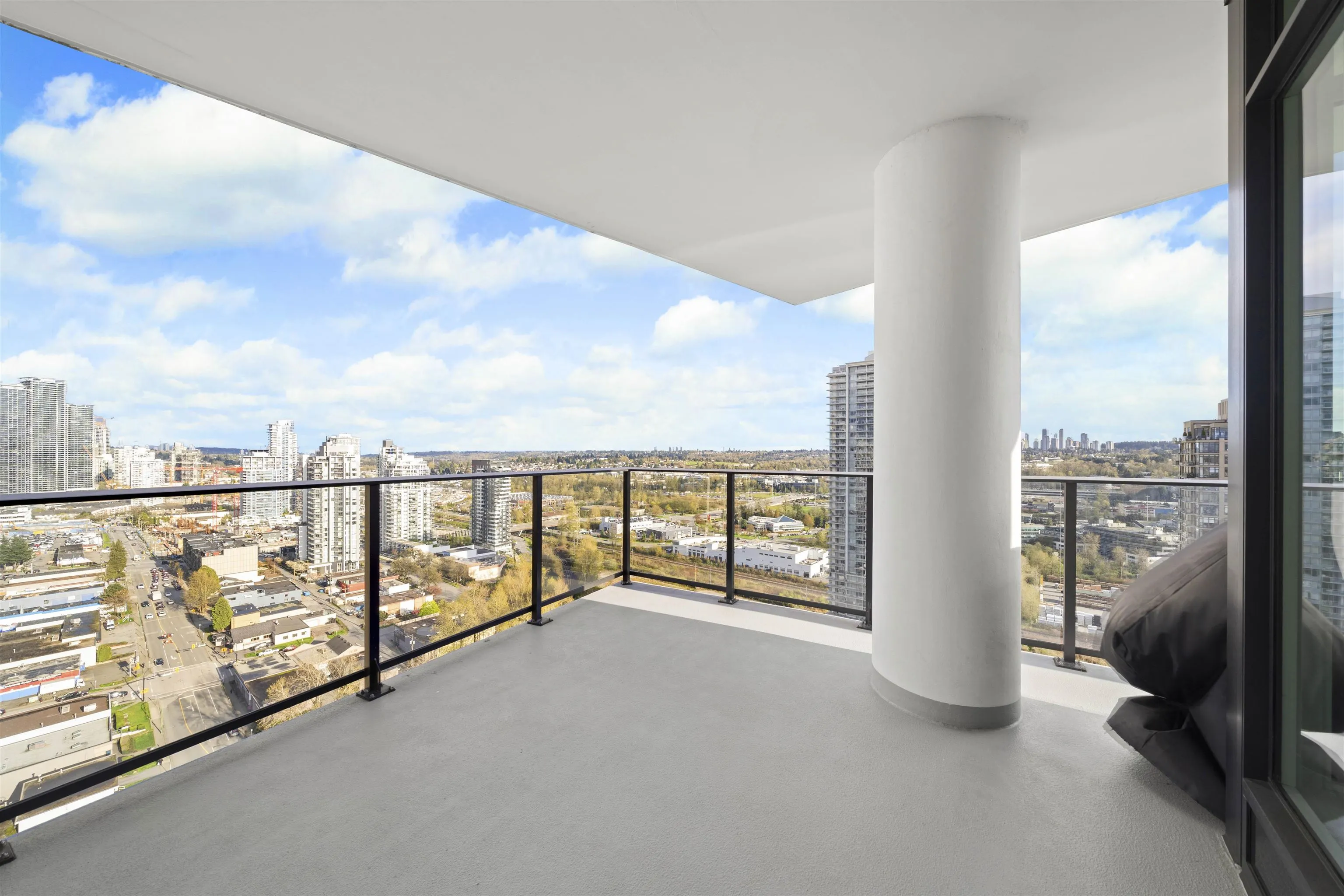 2609 2181 Madison Avenue