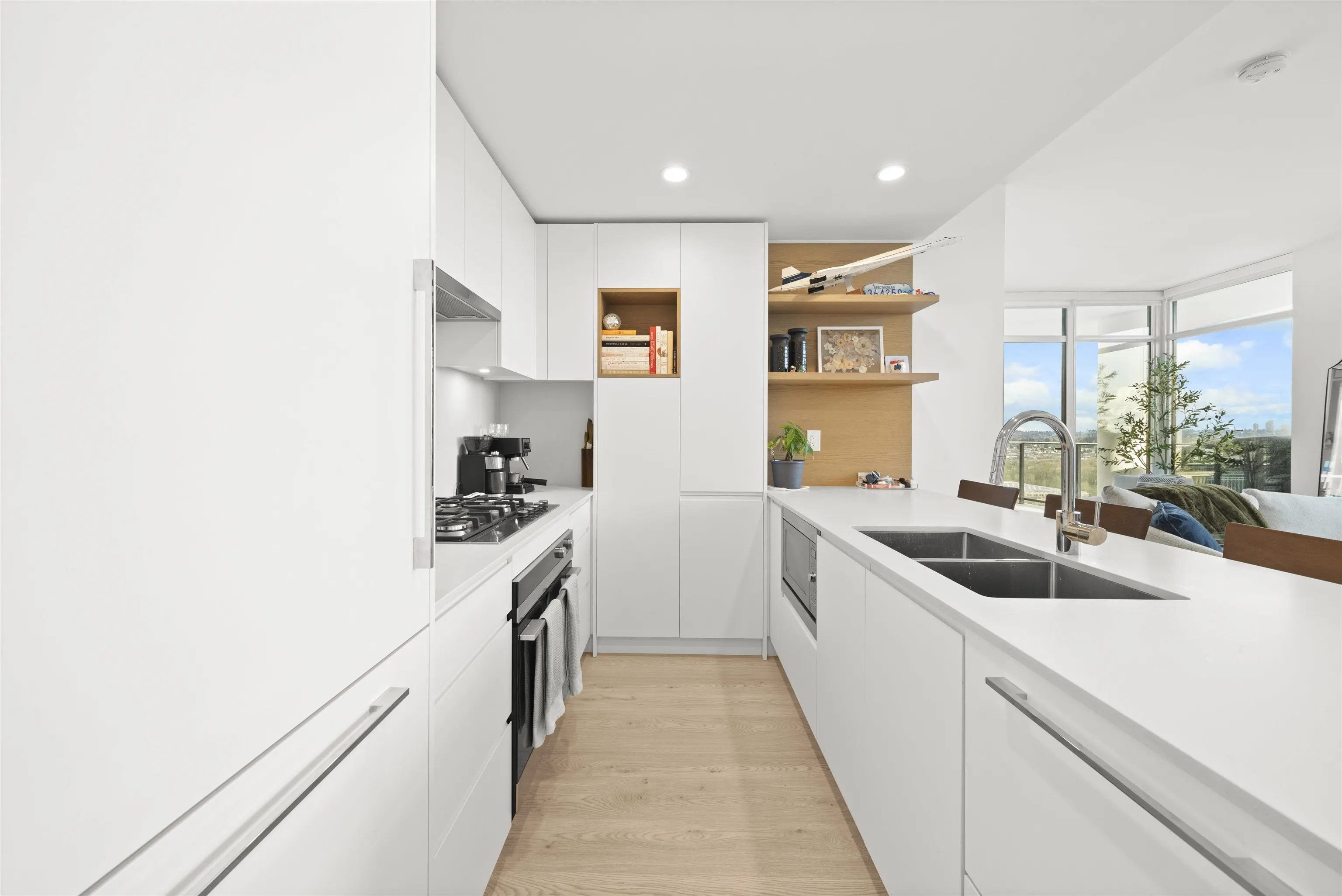 2609 2181 Madison Avenue