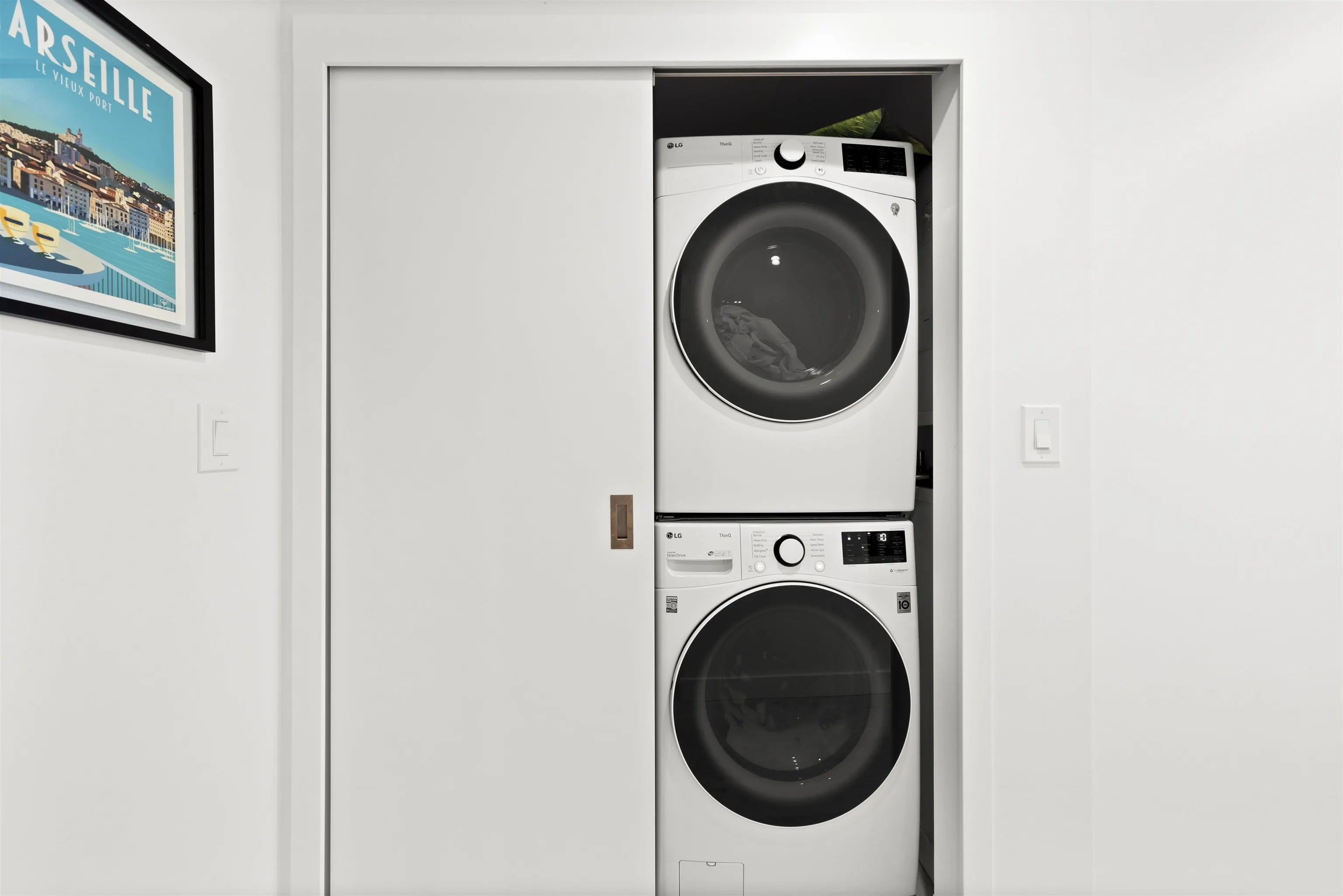 2609 2181 Madison Avenue