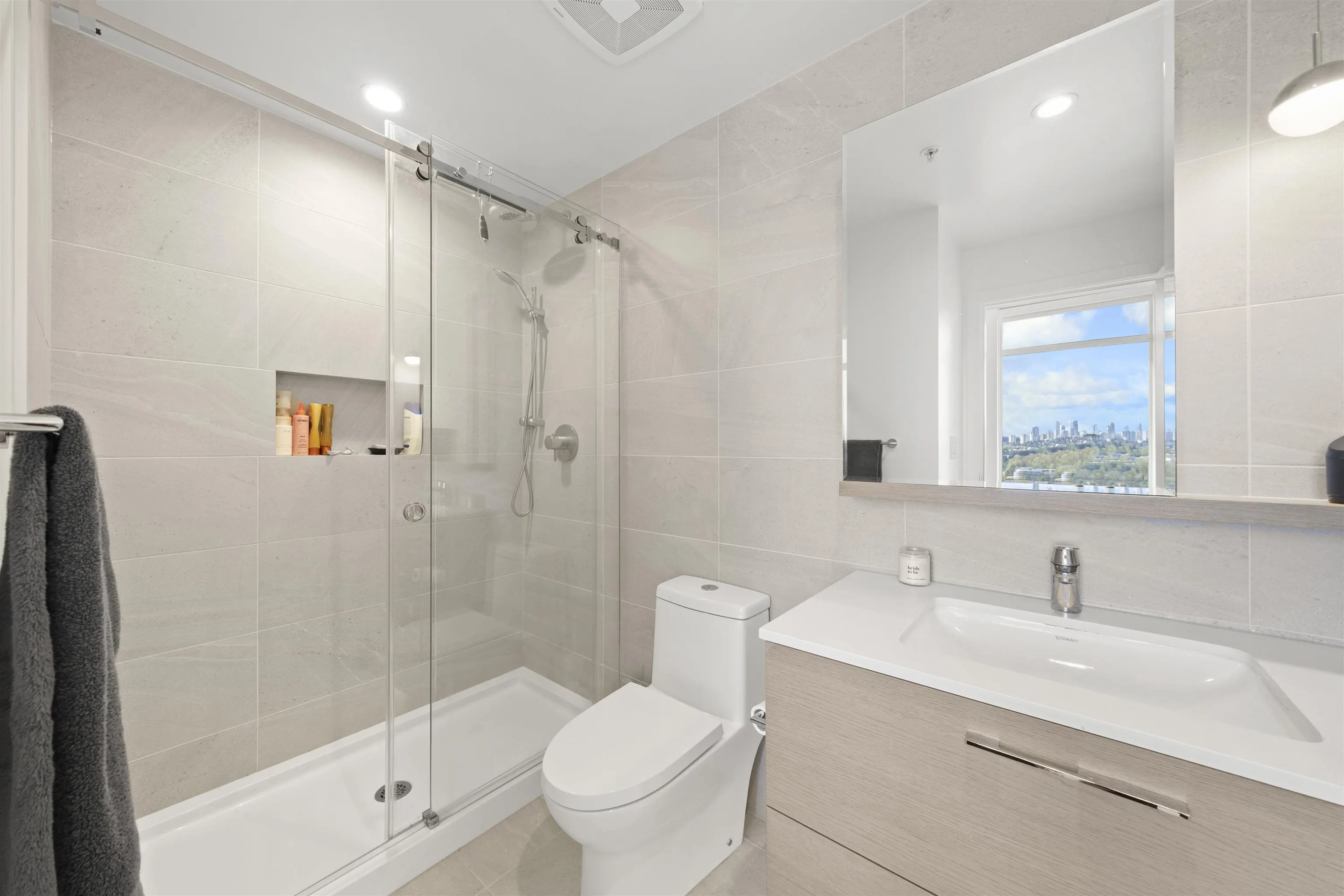 2609 2181 Madison Avenue