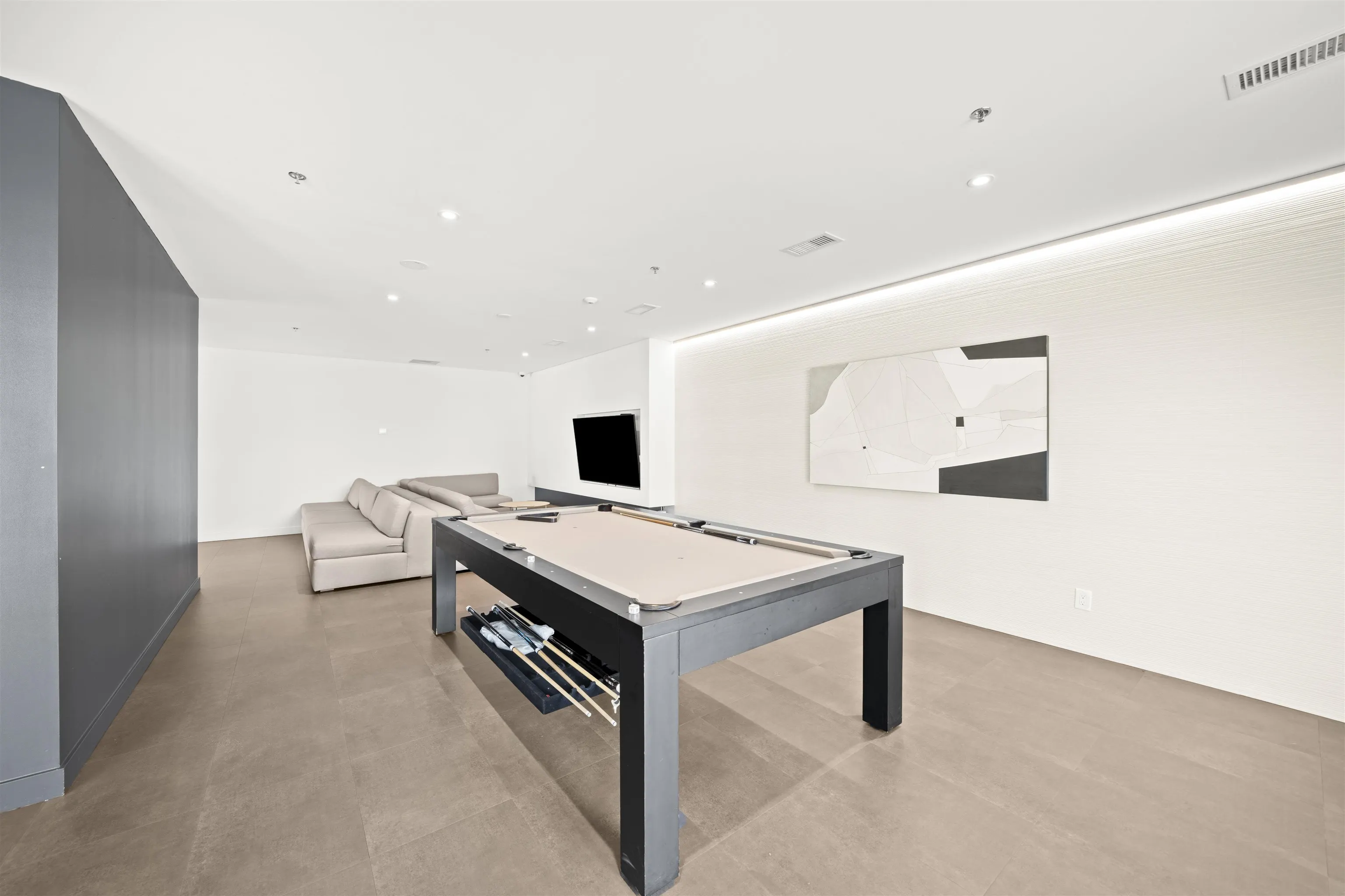 2609 2181 Madison Avenue