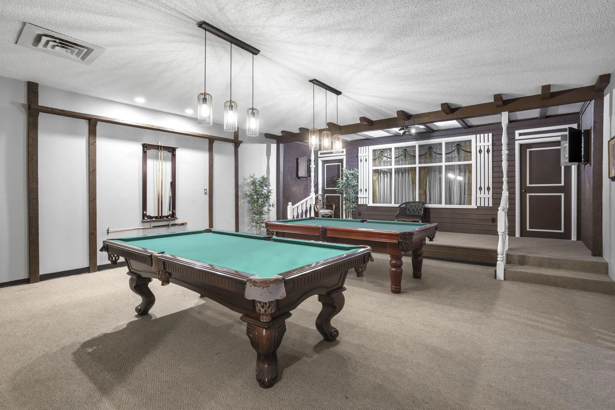 1605 3737 Bartlett Court