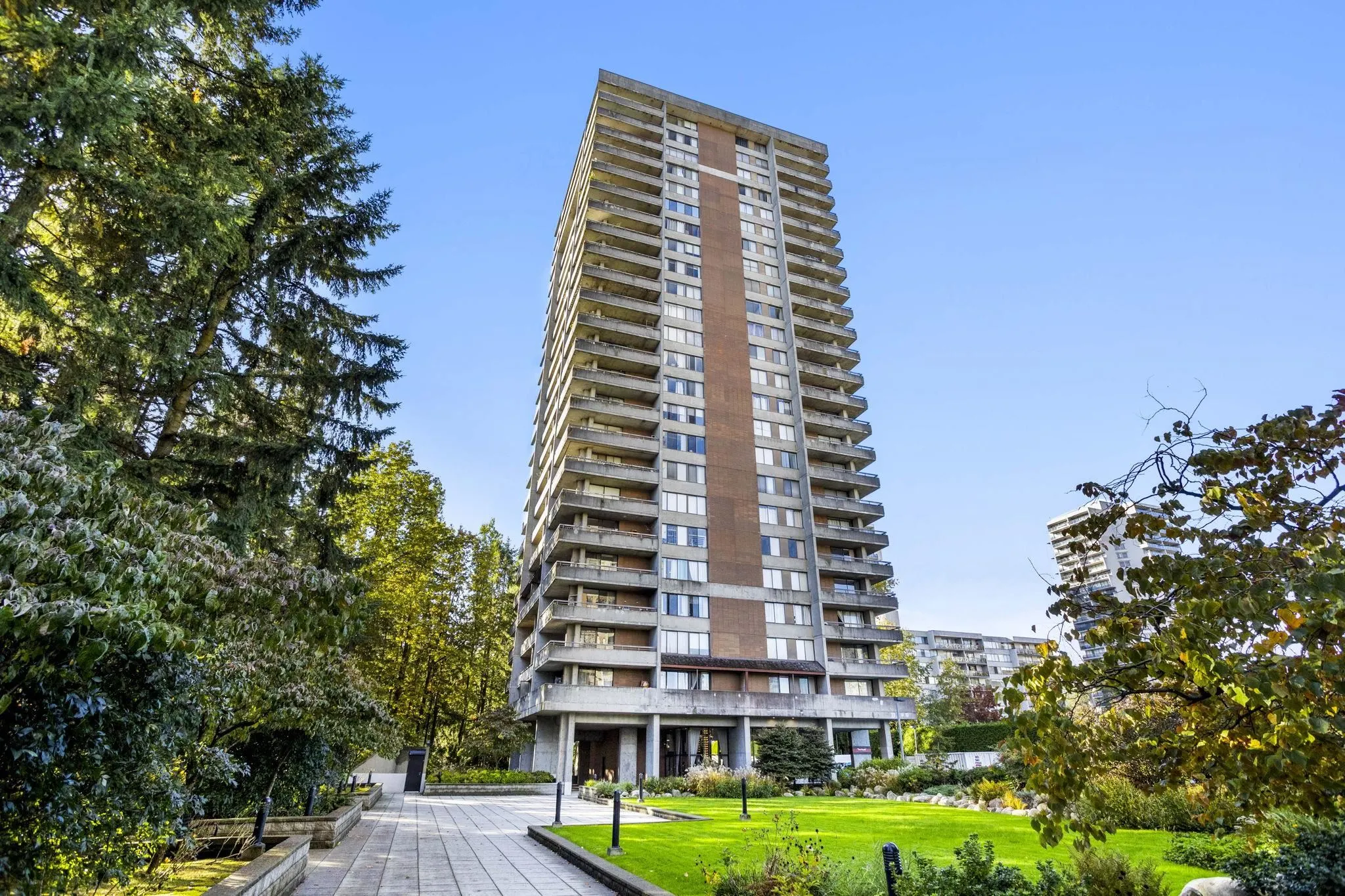 1605 3737 Bartlett Court