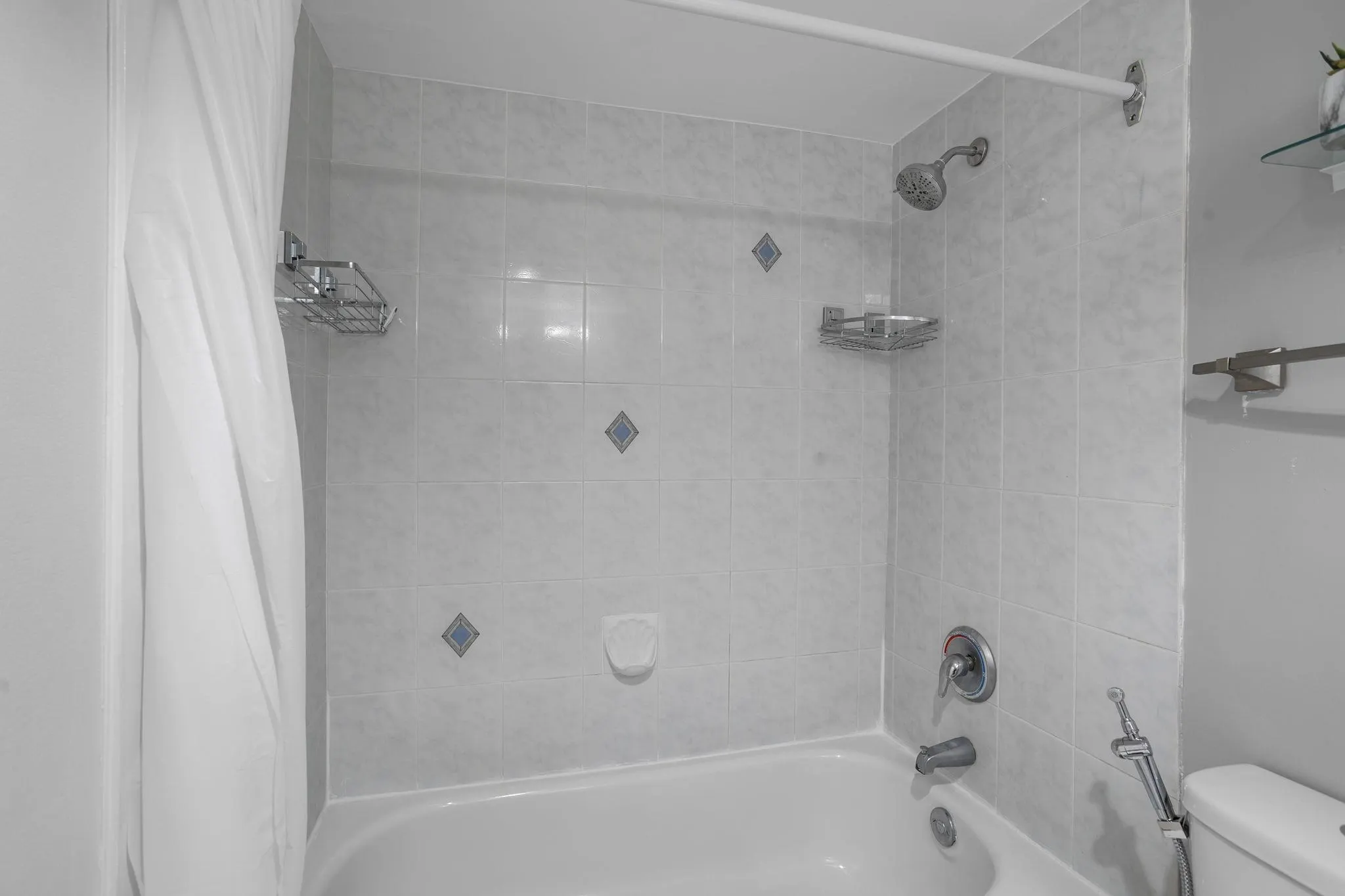 1605 3737 Bartlett Court