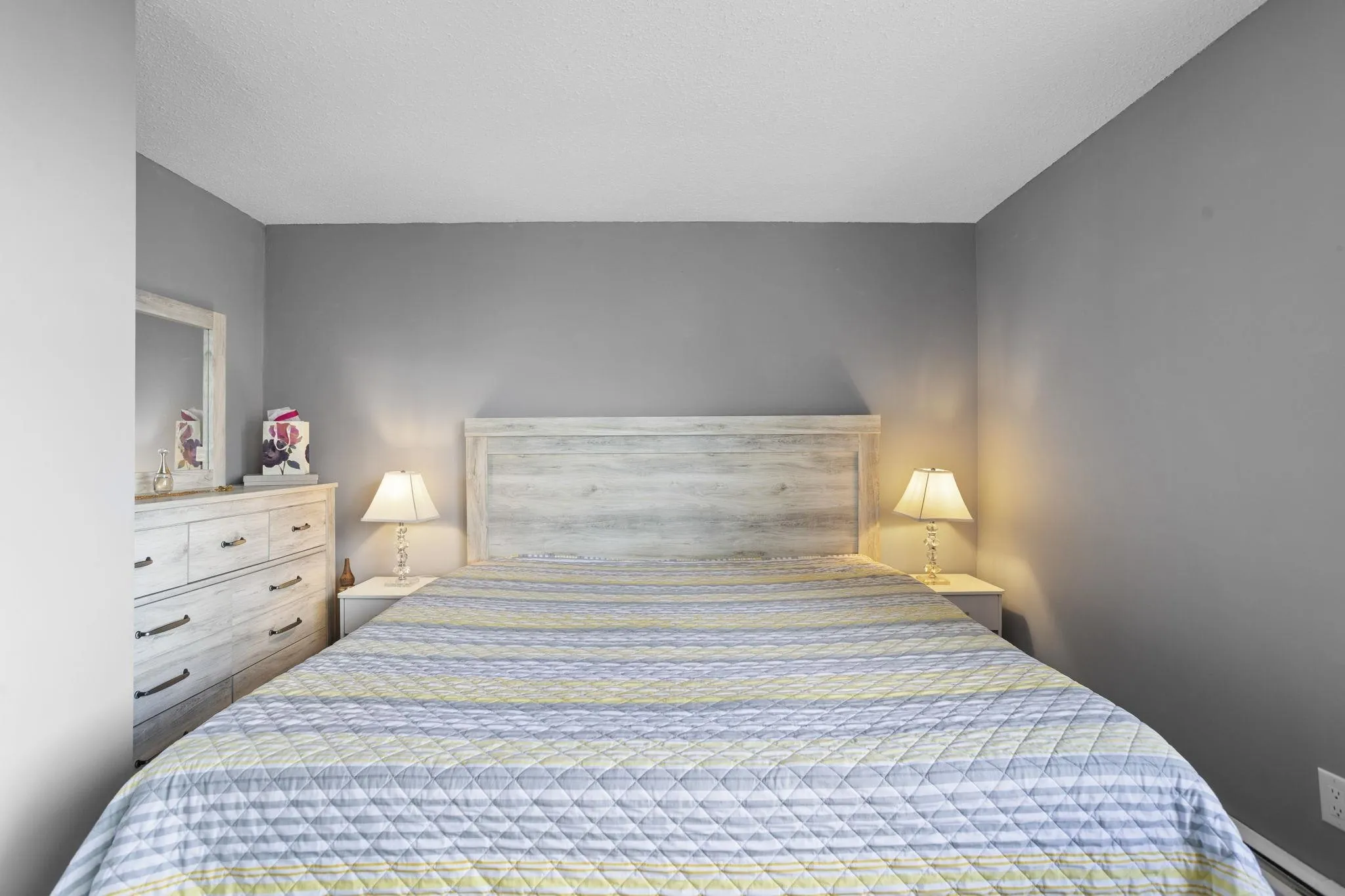 1605 3737 Bartlett Court