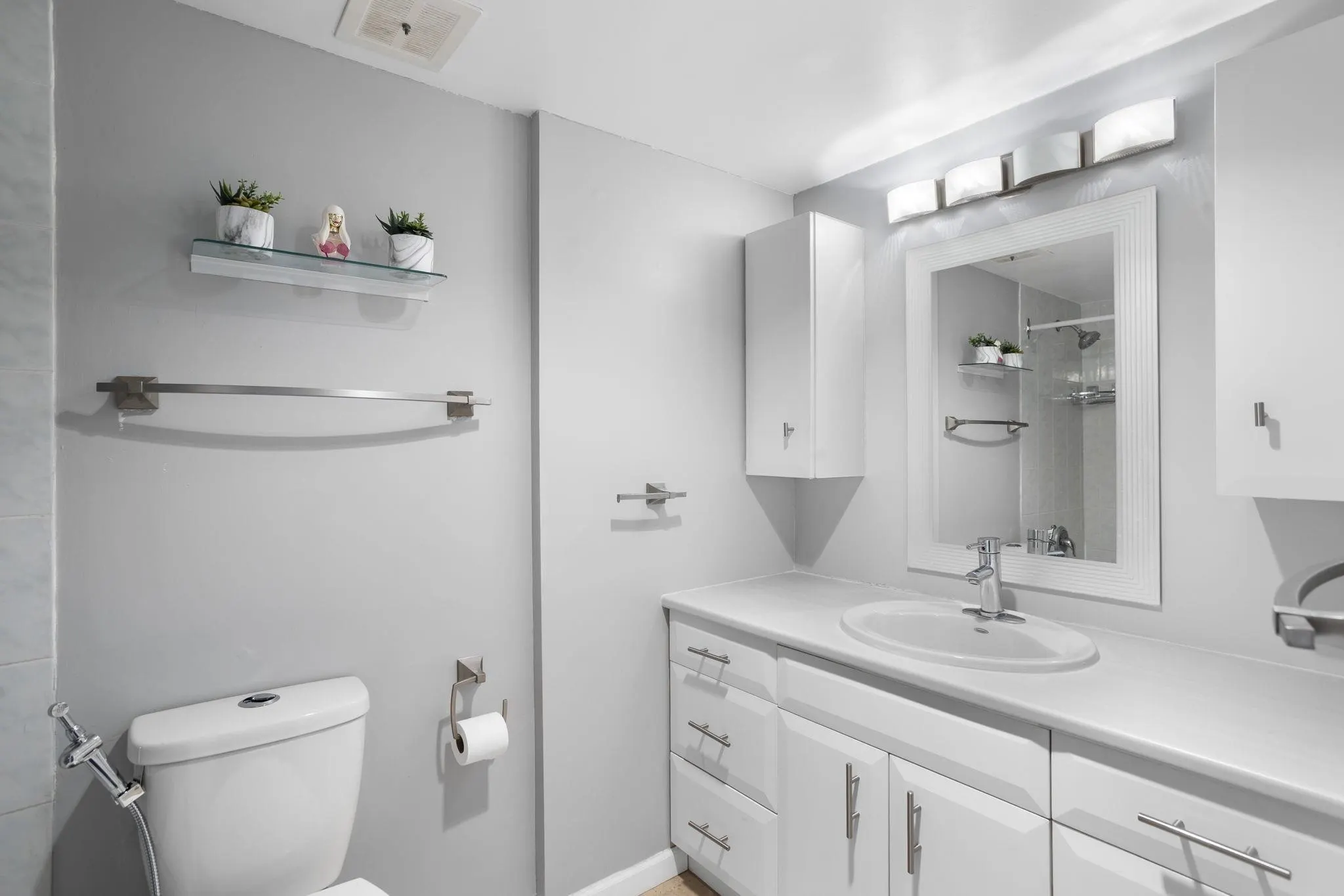 1605 3737 Bartlett Court