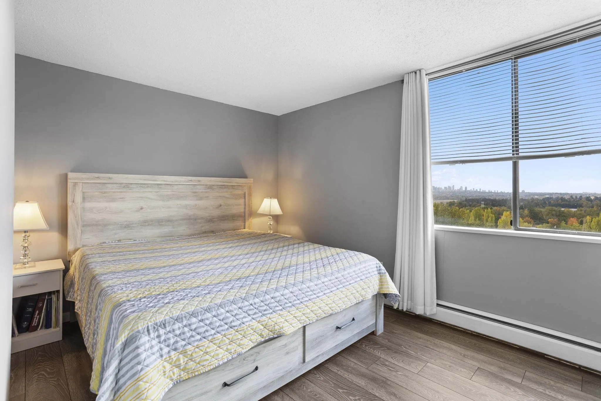 1605 3737 Bartlett Court