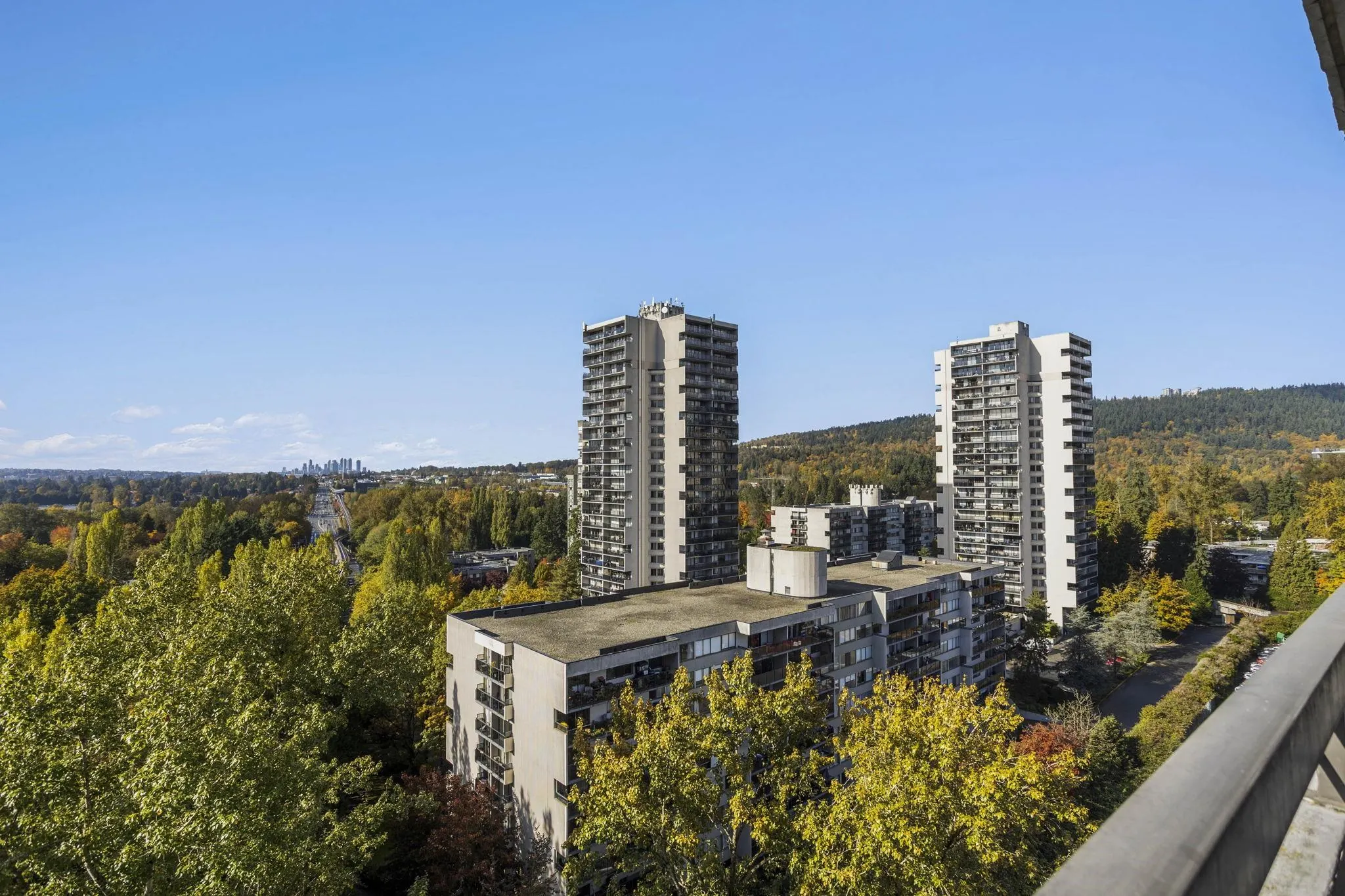 1605 3737 Bartlett Court