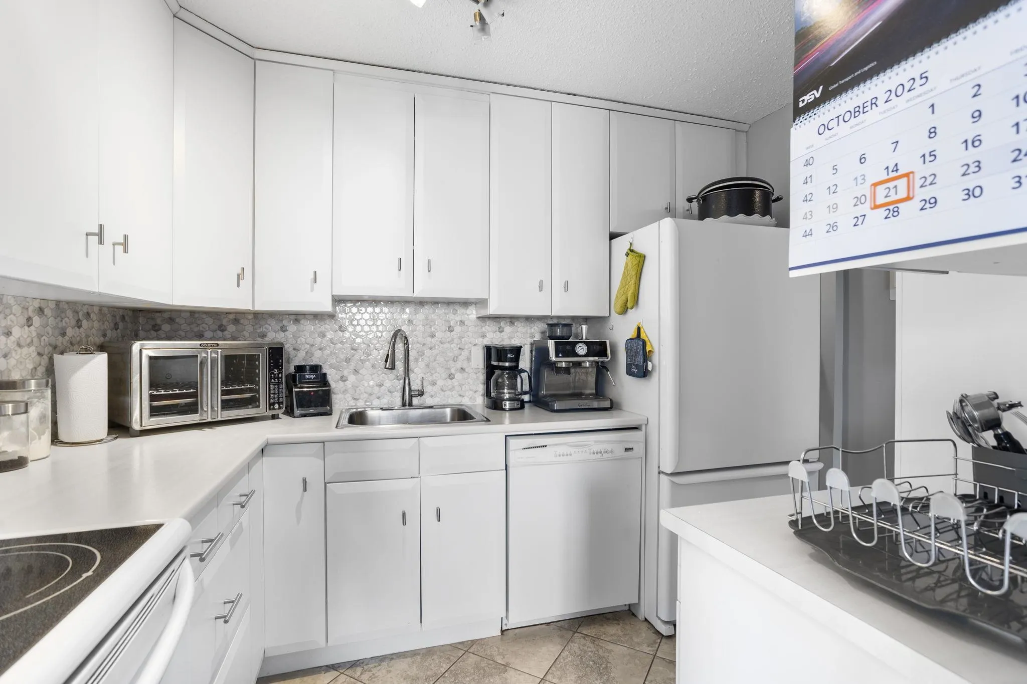 1605 3737 Bartlett Court