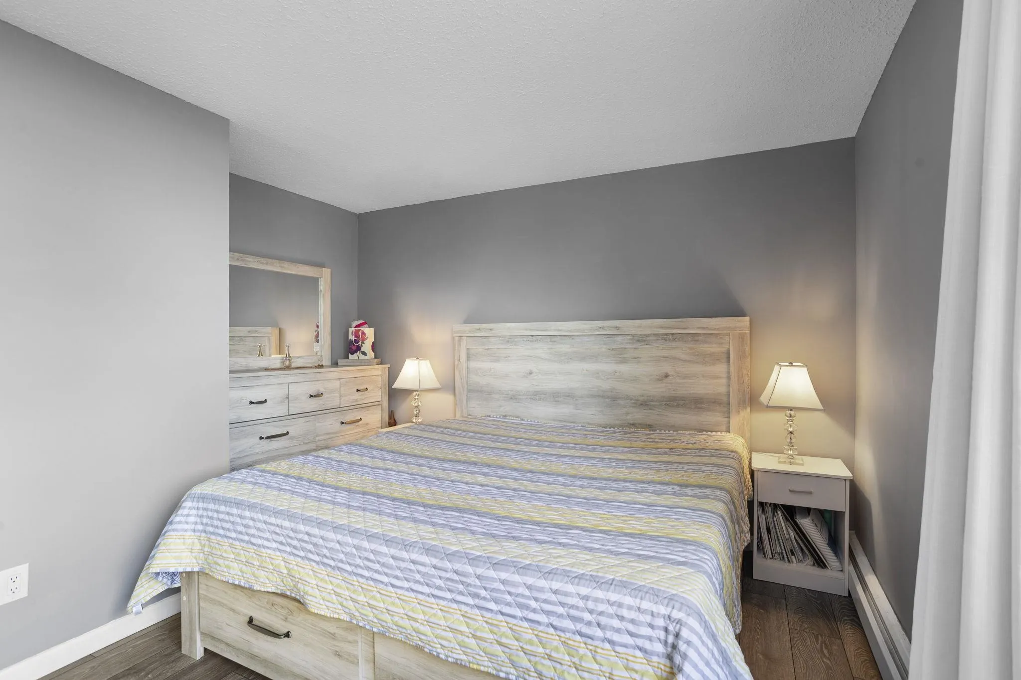 1605 3737 Bartlett Court