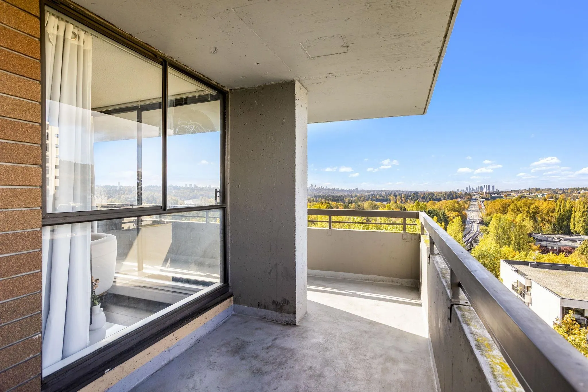 1605 3737 Bartlett Court