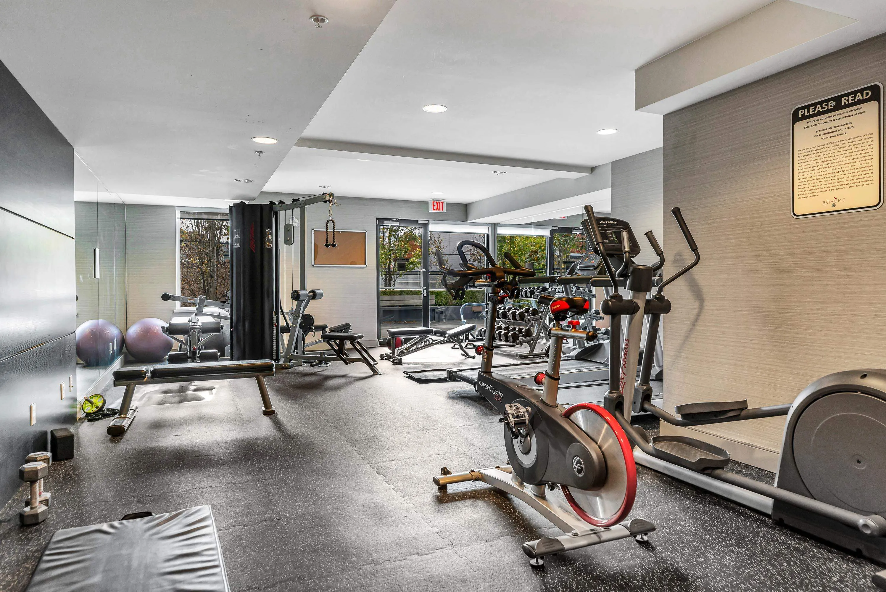 329 1588 E Hastings Street