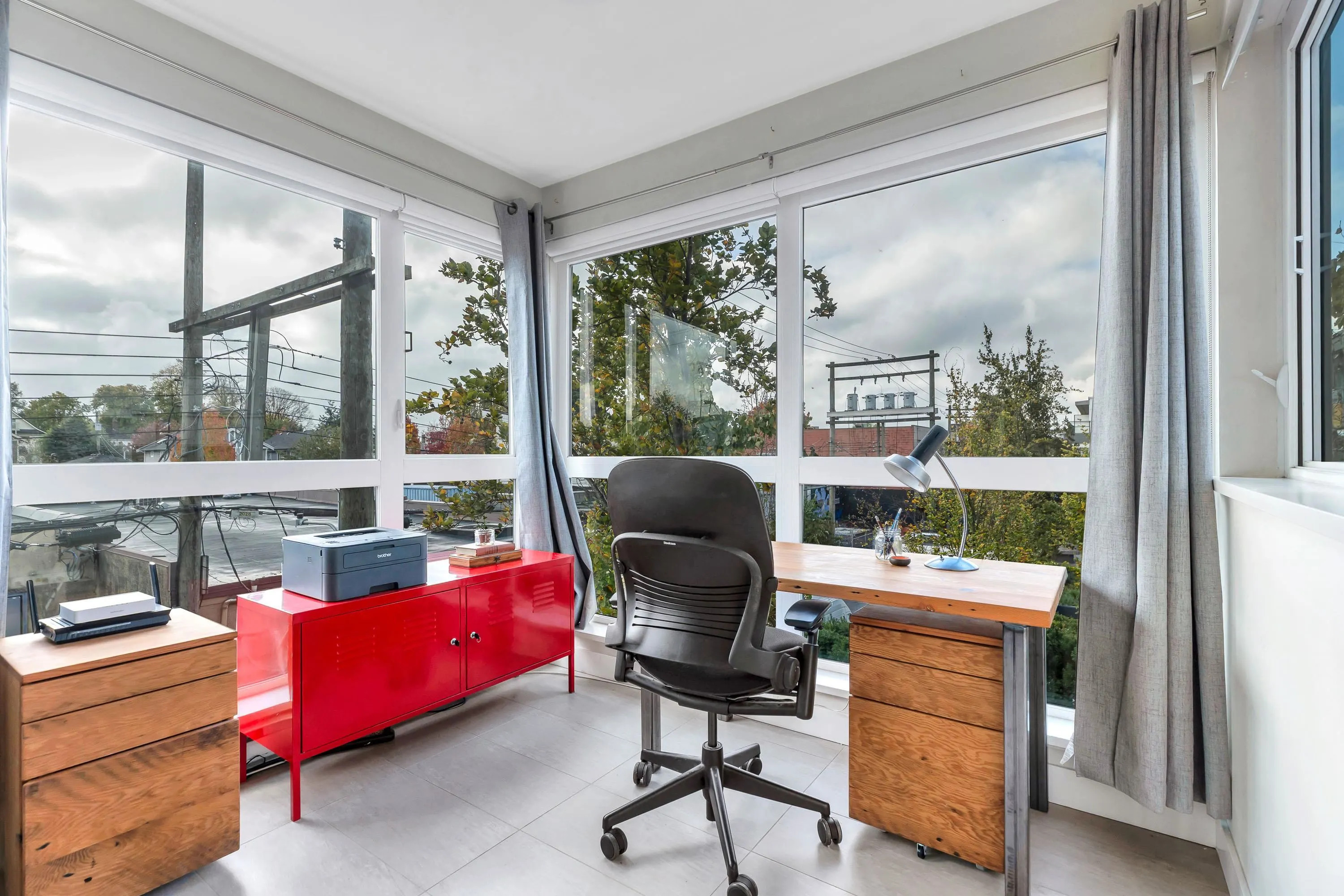 329 1588 E Hastings Street