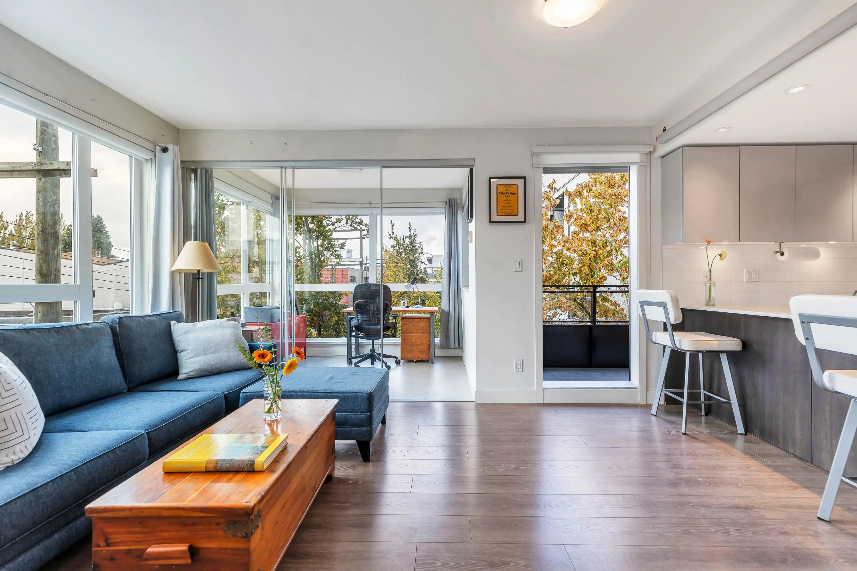 329 1588 E Hastings Street