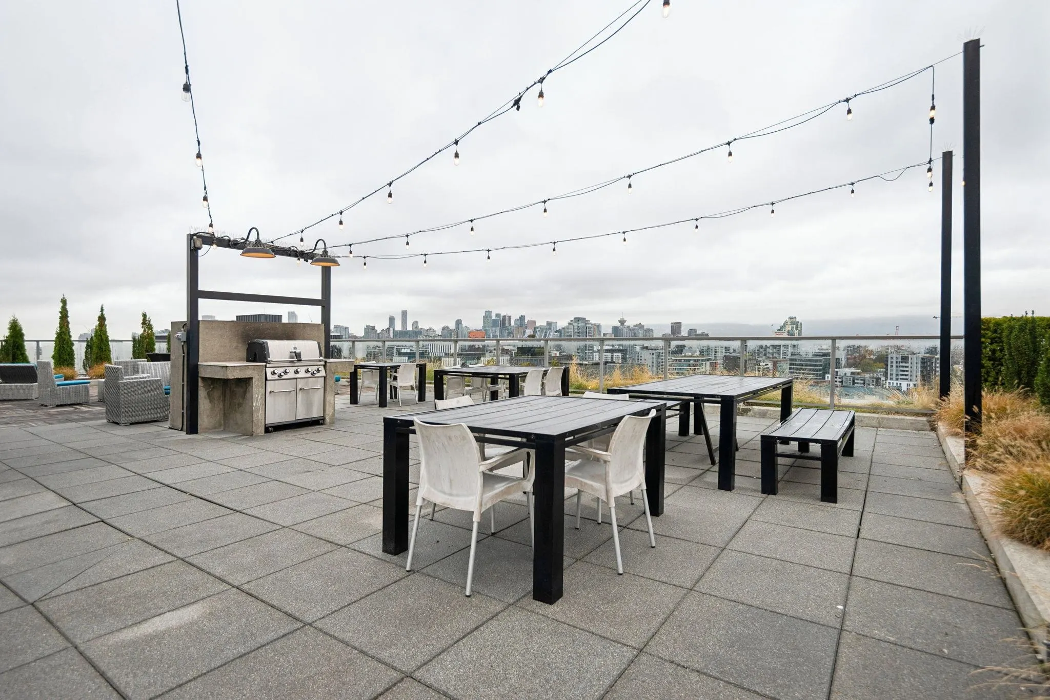 365 250 E 6th Avenue