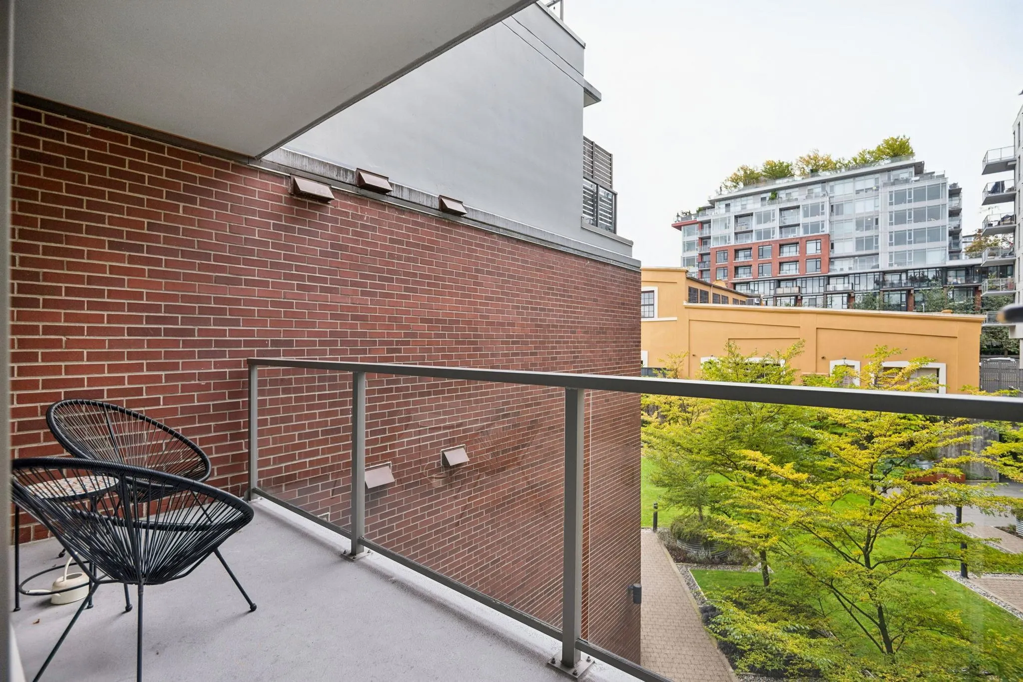 365 250 E 6th Avenue