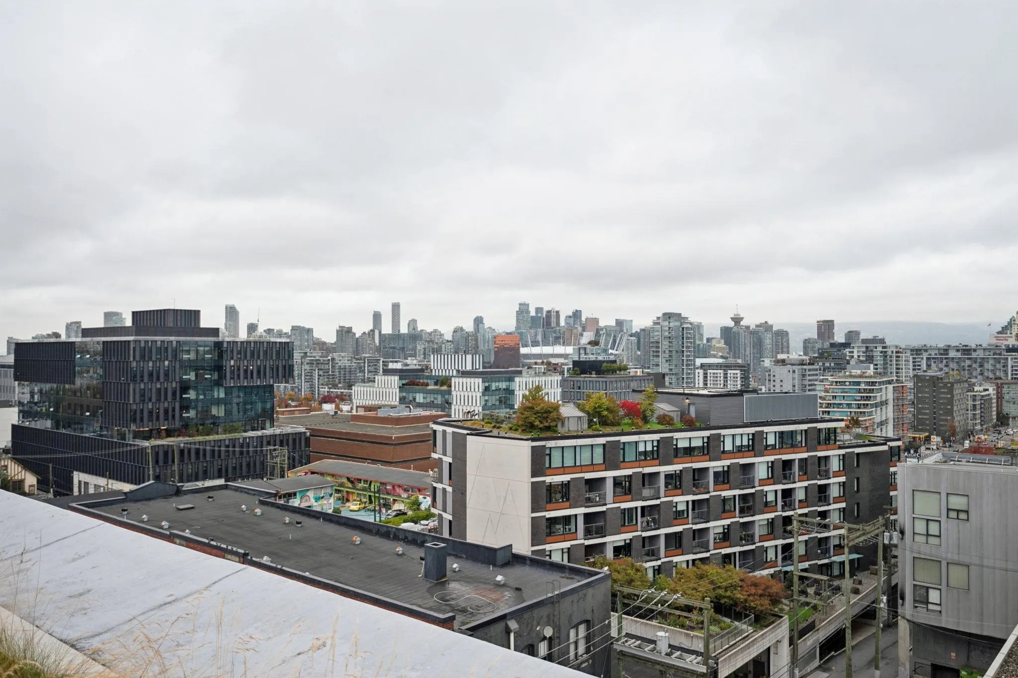 365 250 E 6th Avenue