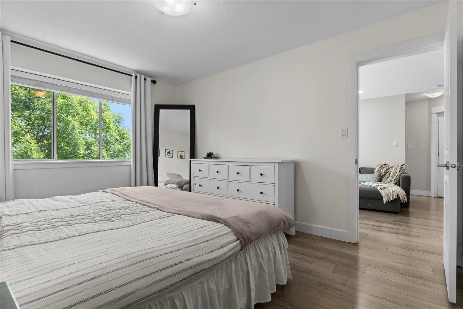 306 32725 George Ferguson Way