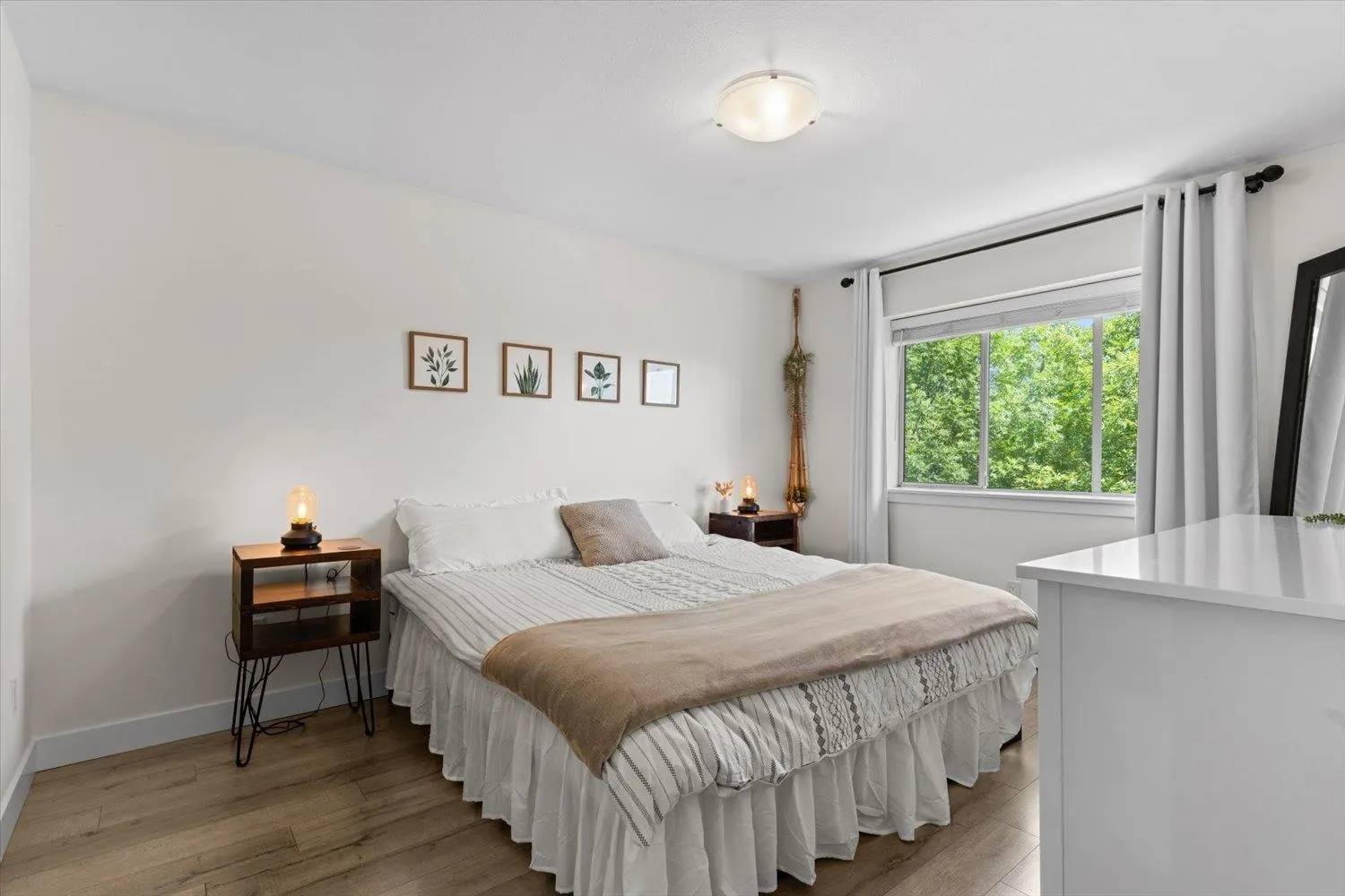 306 32725 George Ferguson Way