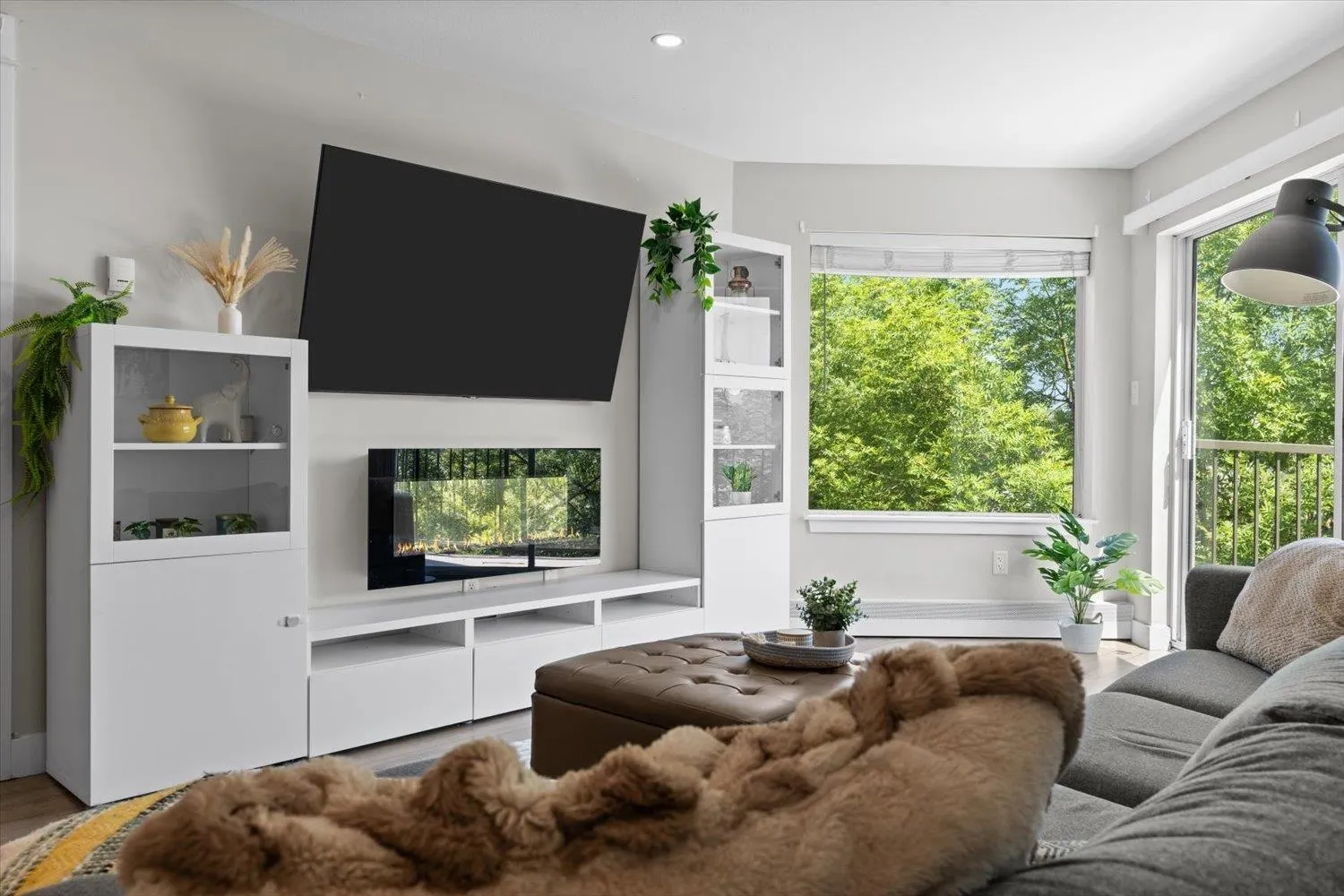 306 32725 George Ferguson Way