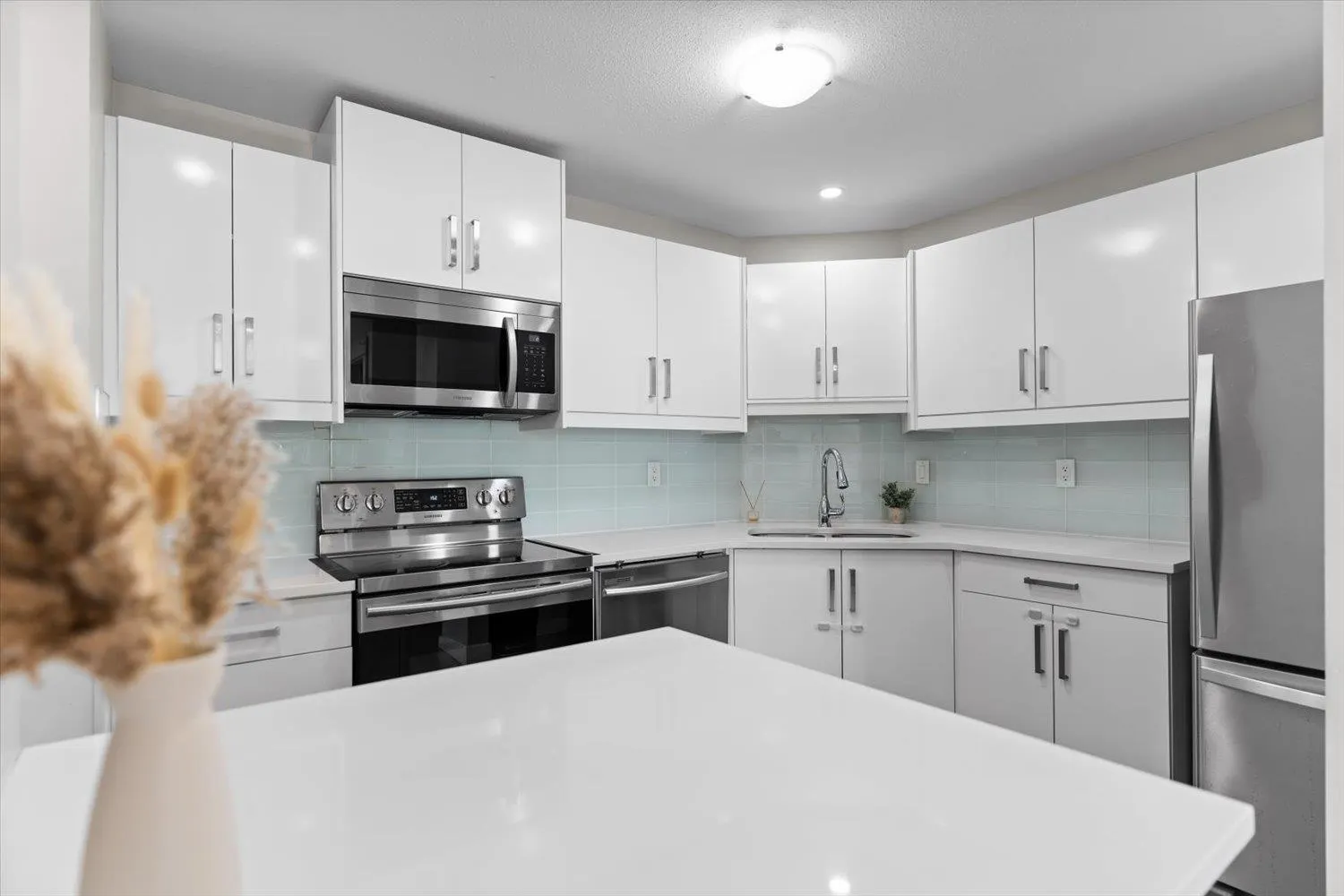 306 32725 George Ferguson Way