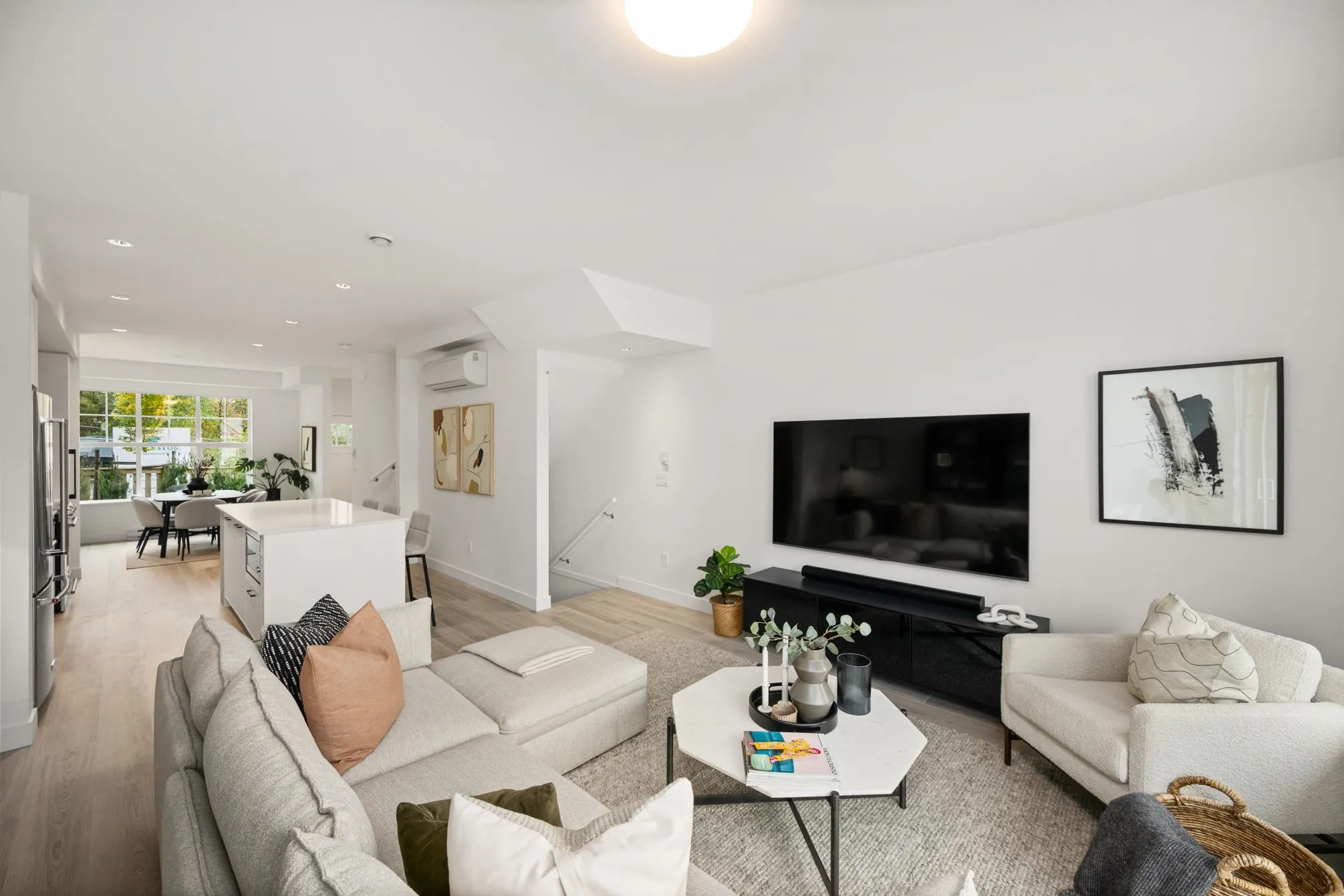 110 3421 Queenston Avenue